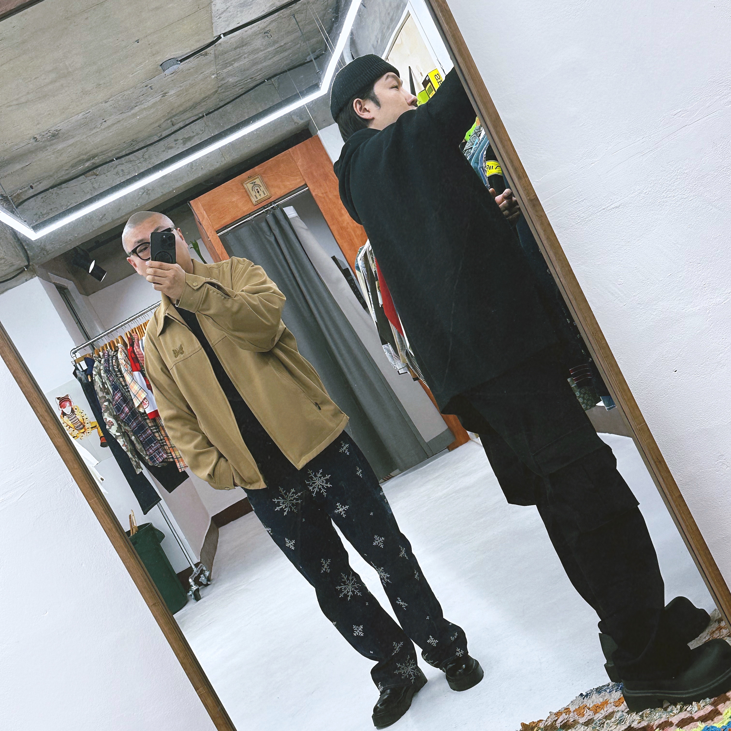 Kapital 14 oz. Denim Snow Pattern Embroidery 5P TH Straight Pants Indigo, Needles PE/R/PU Cavalry Twill Sport Jacket Beige 착용 스타일 - 1