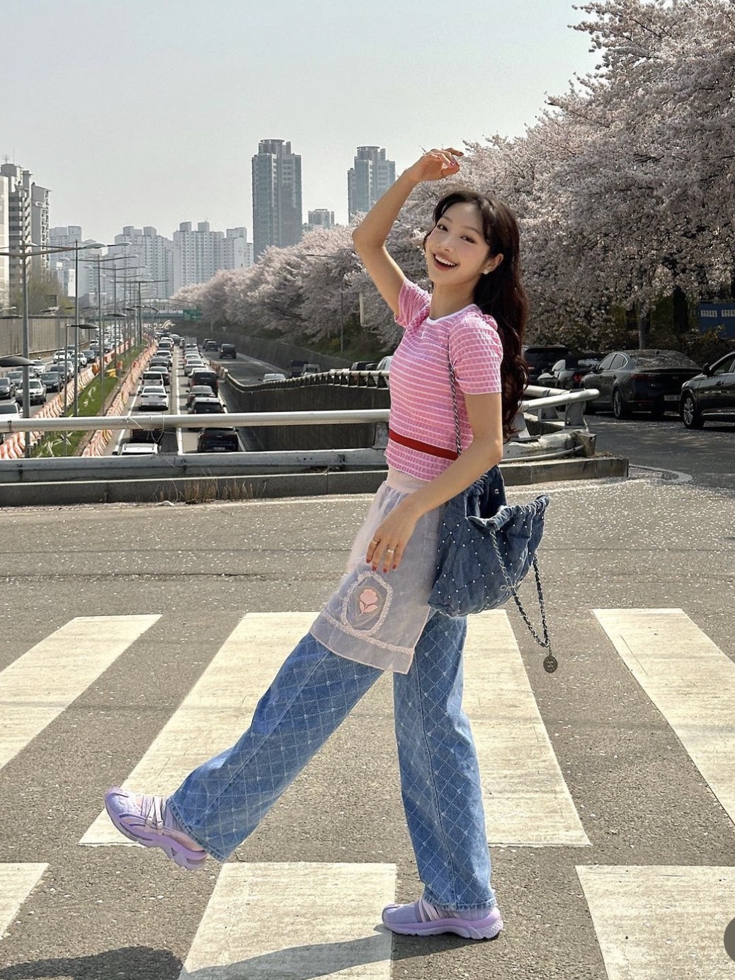 (W) Asics x Kiko Kostadinov x Heaven by Marc Jacobs Gel-Lokros Vapor Cosmos 착용 스타일 - 1