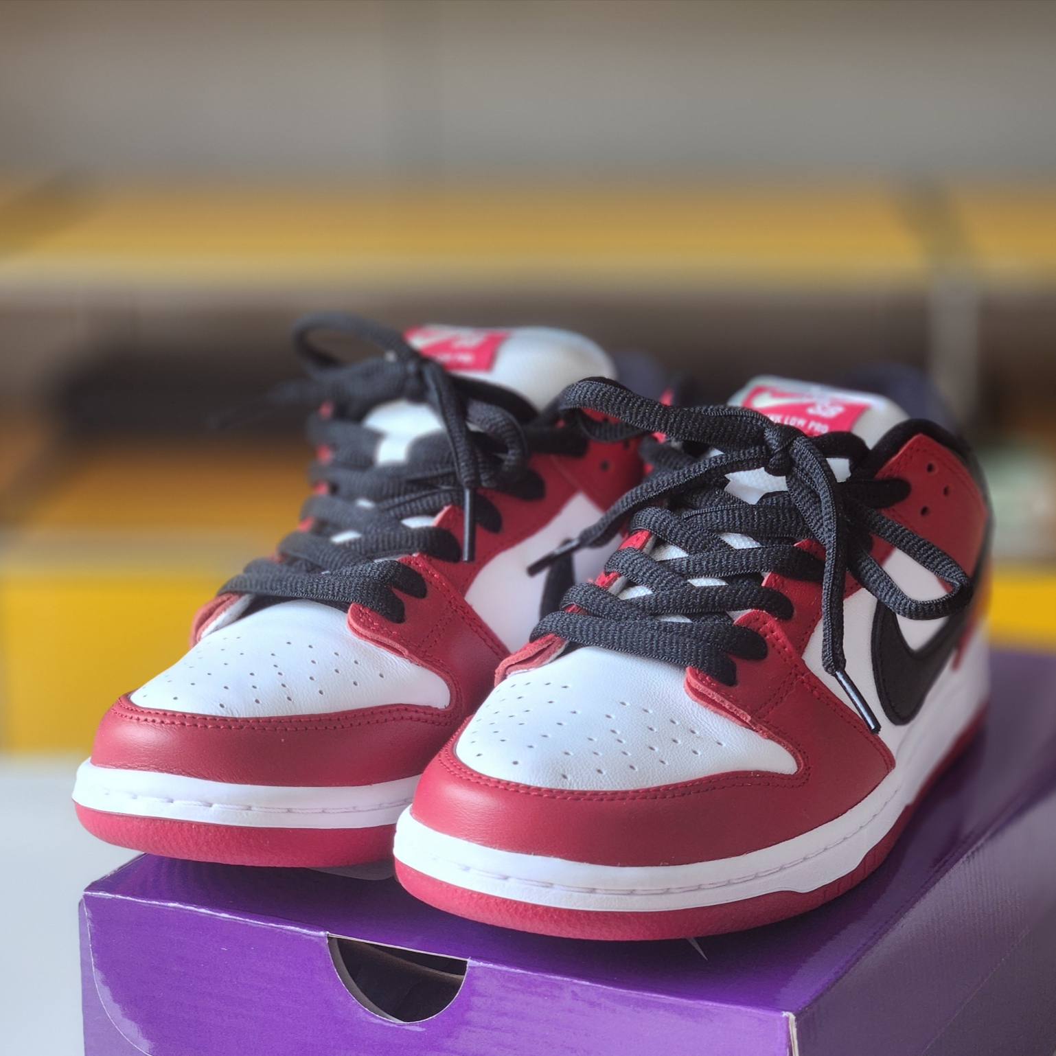 Nike SB Dunk Low Pro Chicago 착용 스타일 - 1