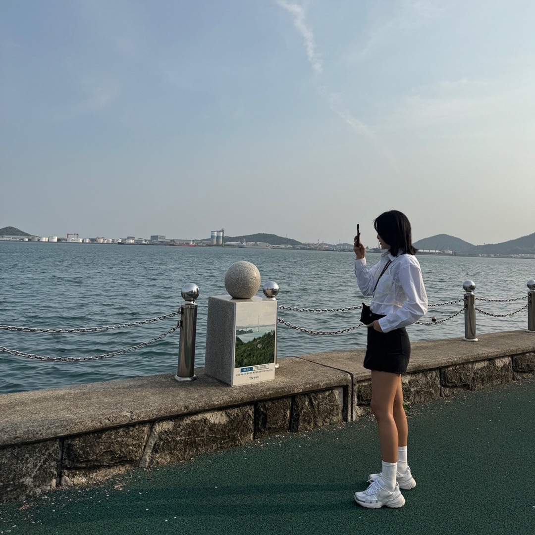 Nike V2K Run Metallic Silver White, Longchamp Le Pliage Original Handle Pouch Black 착용 스타일 - 2