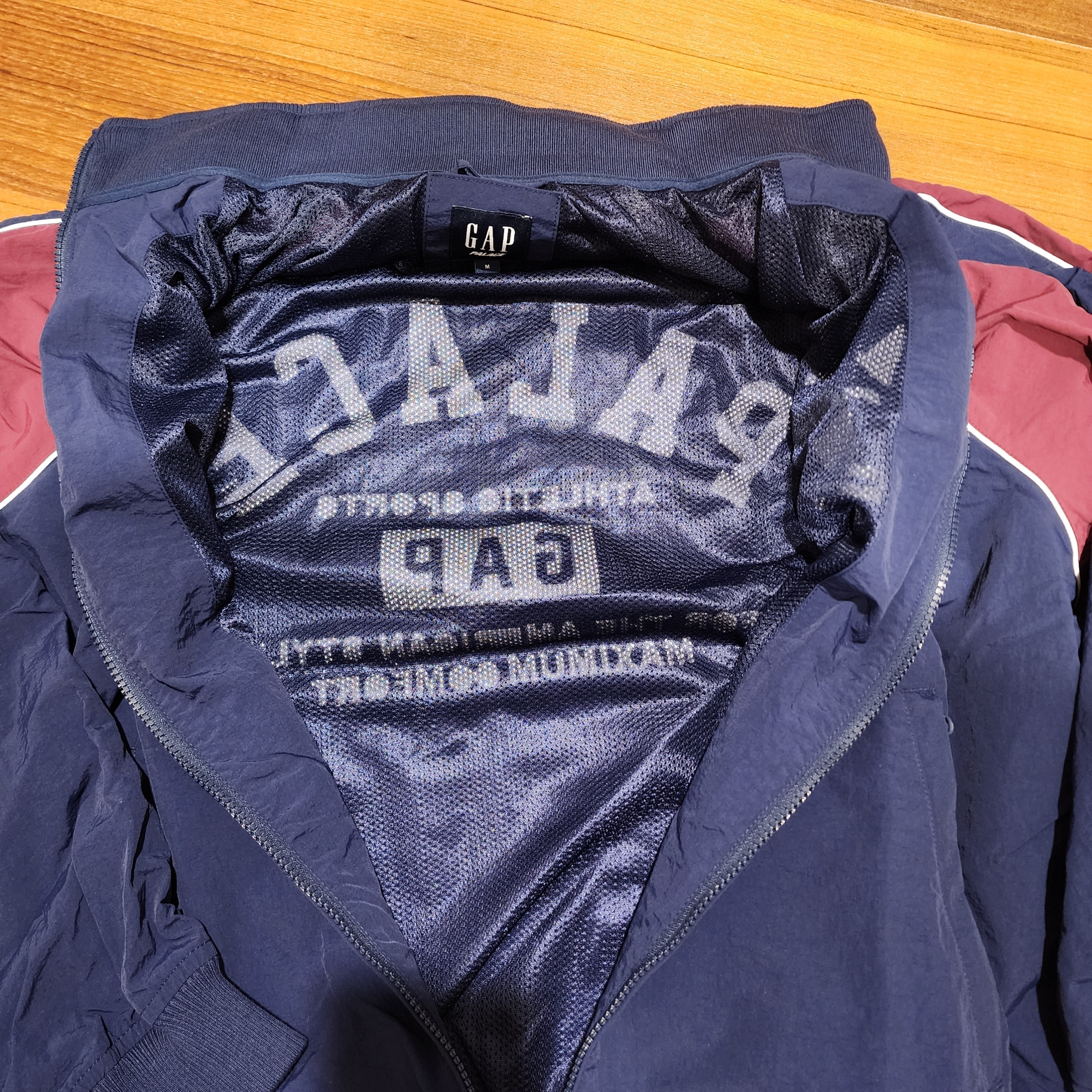 Palace x Gap Nylon Track Top Navy Red - 24SS 착용 스타일 - 4