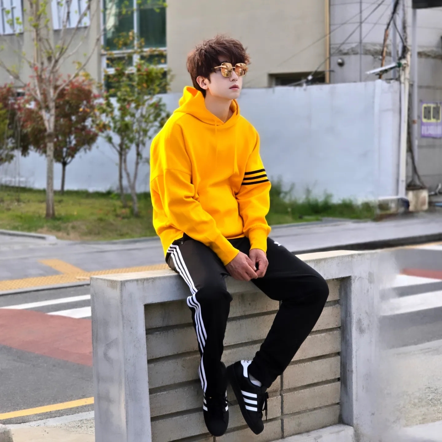 Adidas Firebird Track Pants Black - KR Sizing, Adidas Superstar Core Black White 착용 스타일 - 8