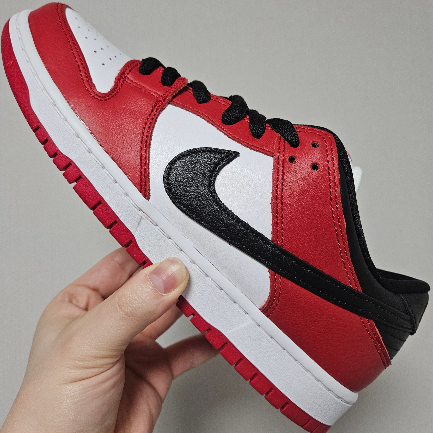 Nike SB Dunk Low Pro Chicago 착용 스타일 - 2