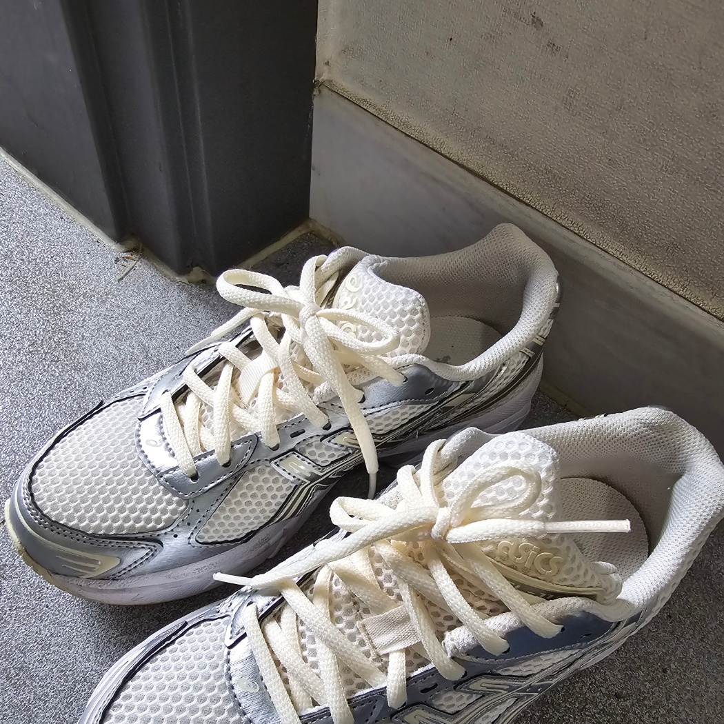 (W) Asics Gel-1130 Cream Pure Silver 착용 스타일 - 1