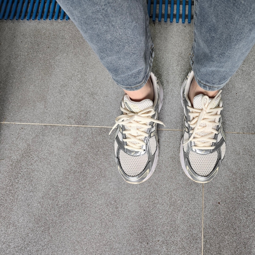 (W) Asics Gel-1130 Cream Pure Silver 착용 스타일 - 2