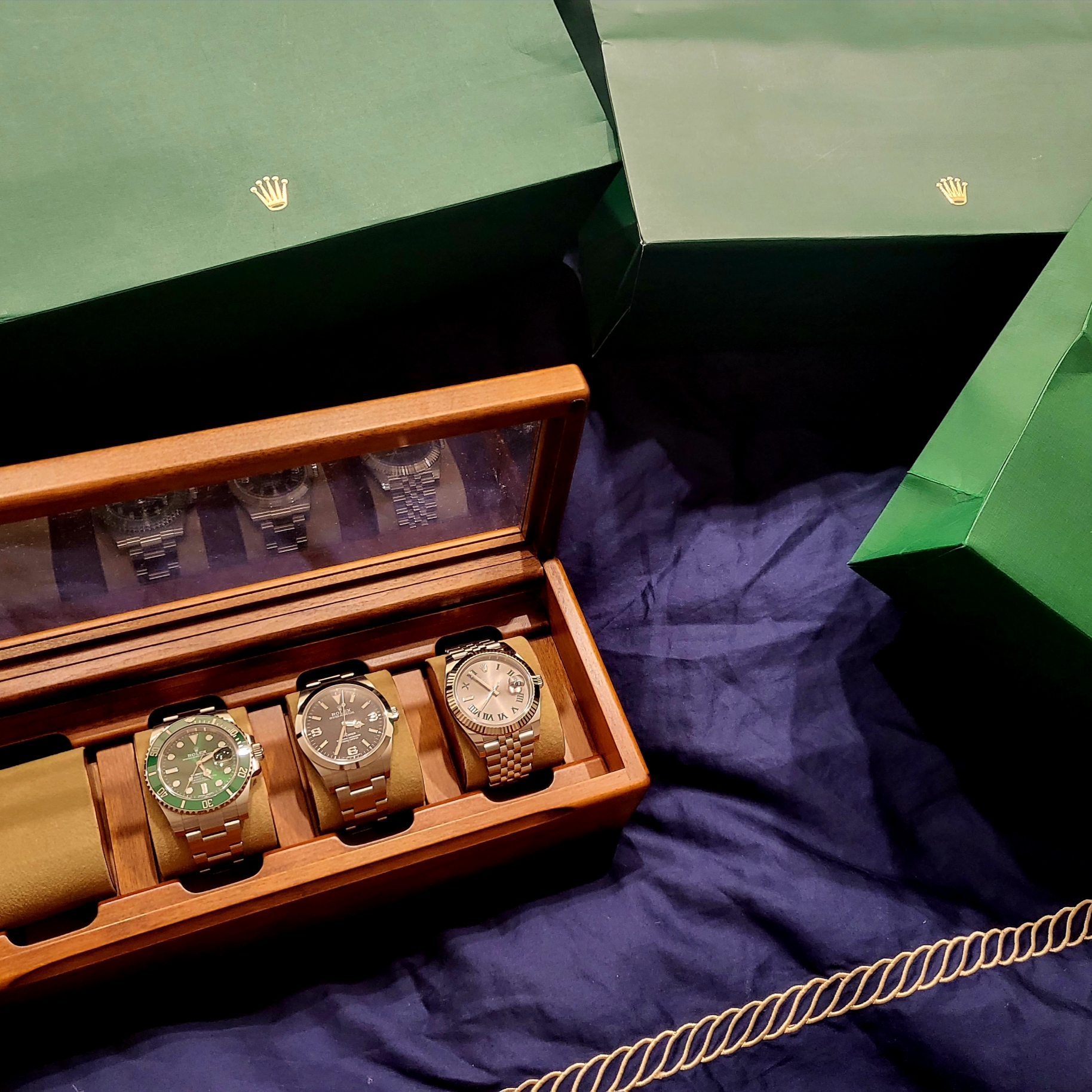 Rolex Submariner Date 40mm 116610LV Green Oyster 착용 스타일