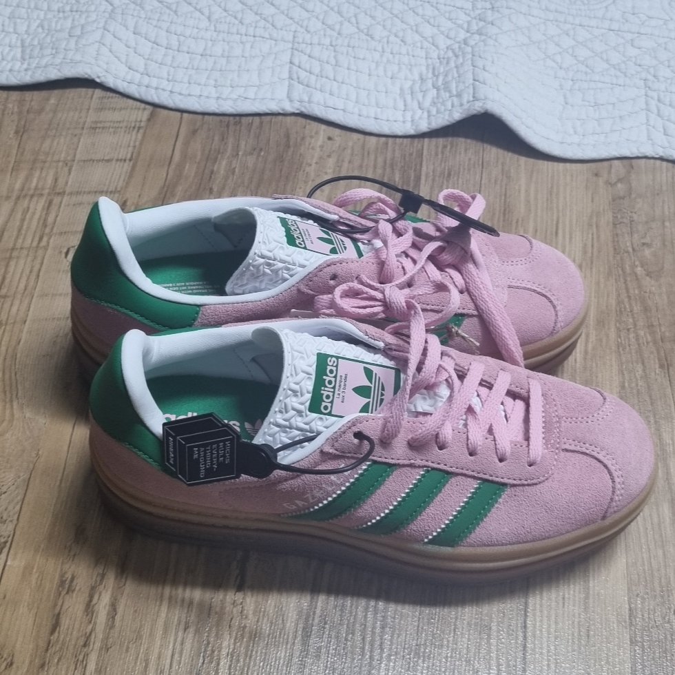 (W) Adidas Gazelle Bold True Pink Green 착용 스타일 - 1
