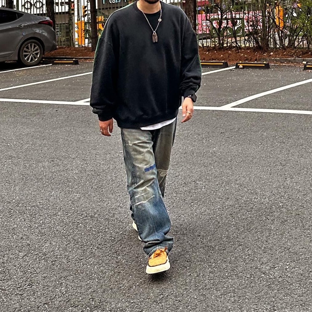 Kapital 2 Tone Big Fleece Sweatshirt Black Green 착용 스타일 - 2