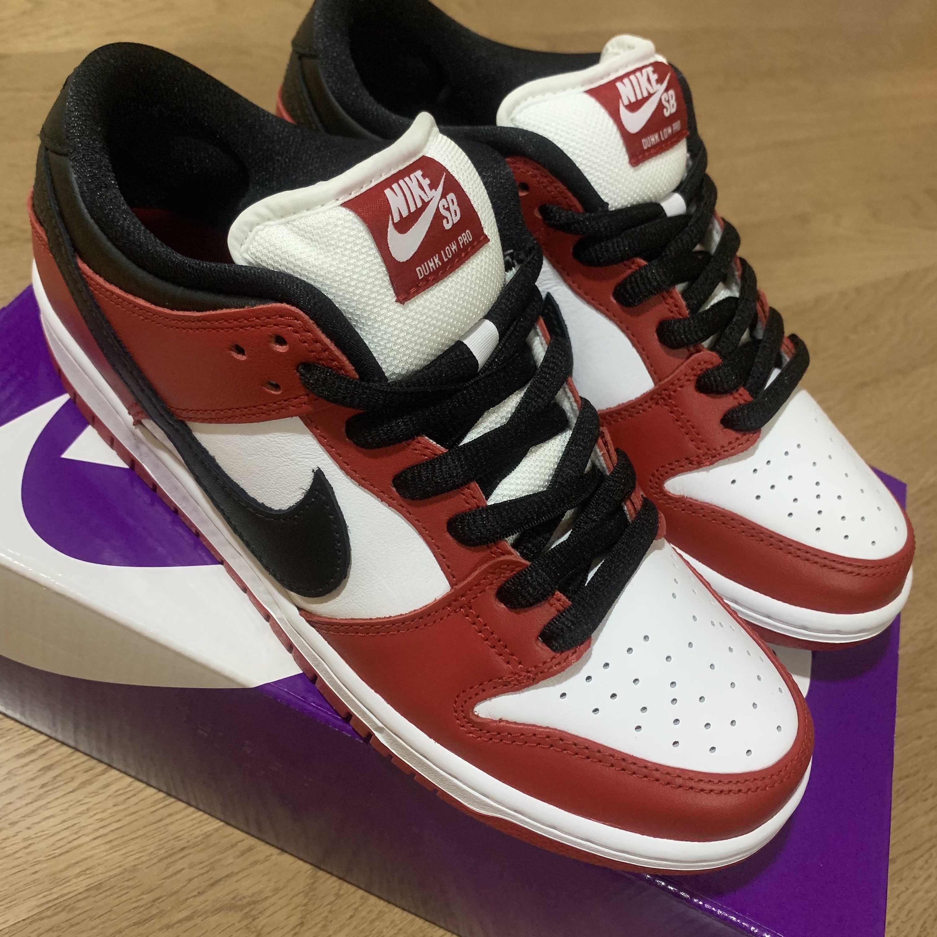 Nike SB Dunk Low Pro Chicago 착용 스타일 - 2