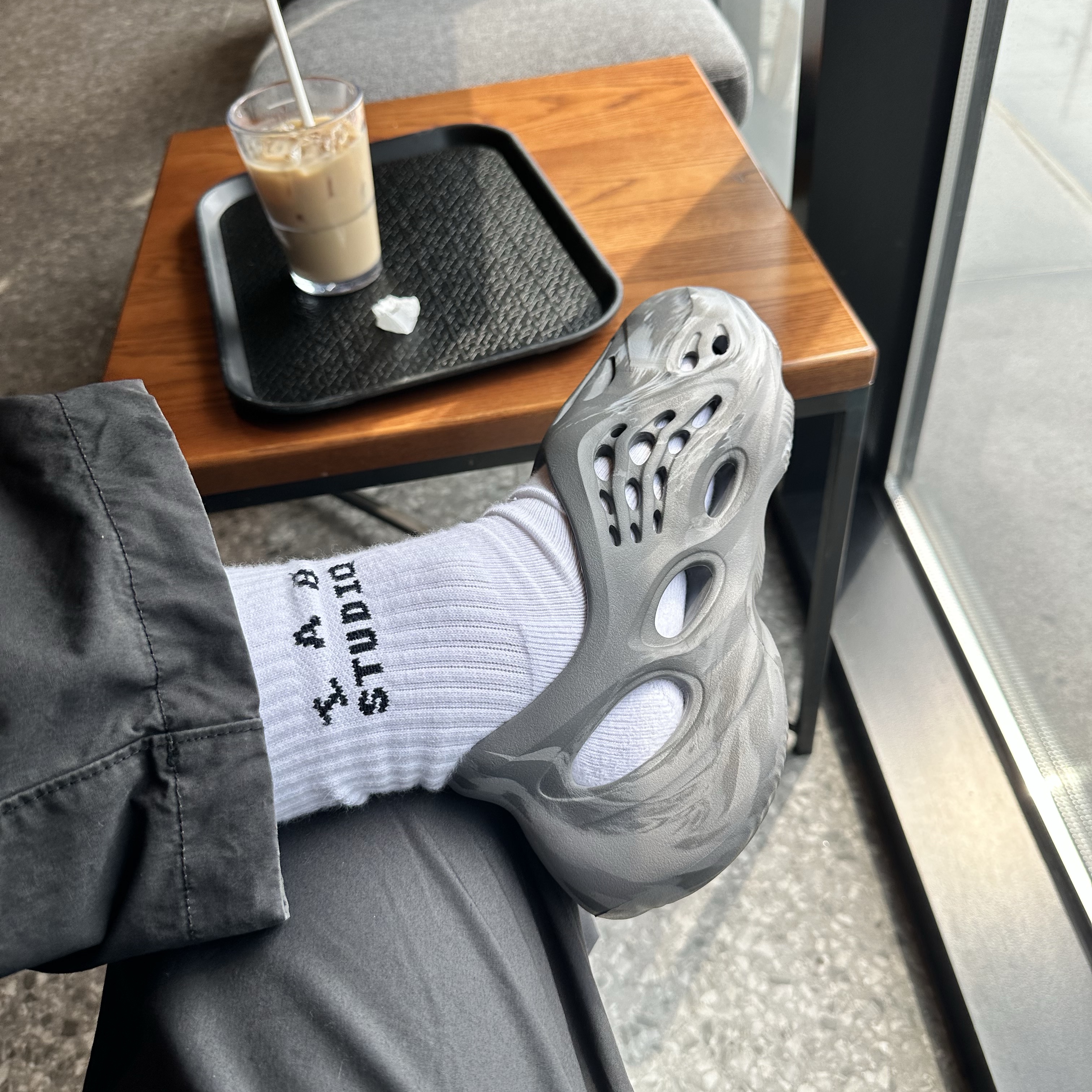 IAB Studio Socks White (5 Pack) 착용 스타일