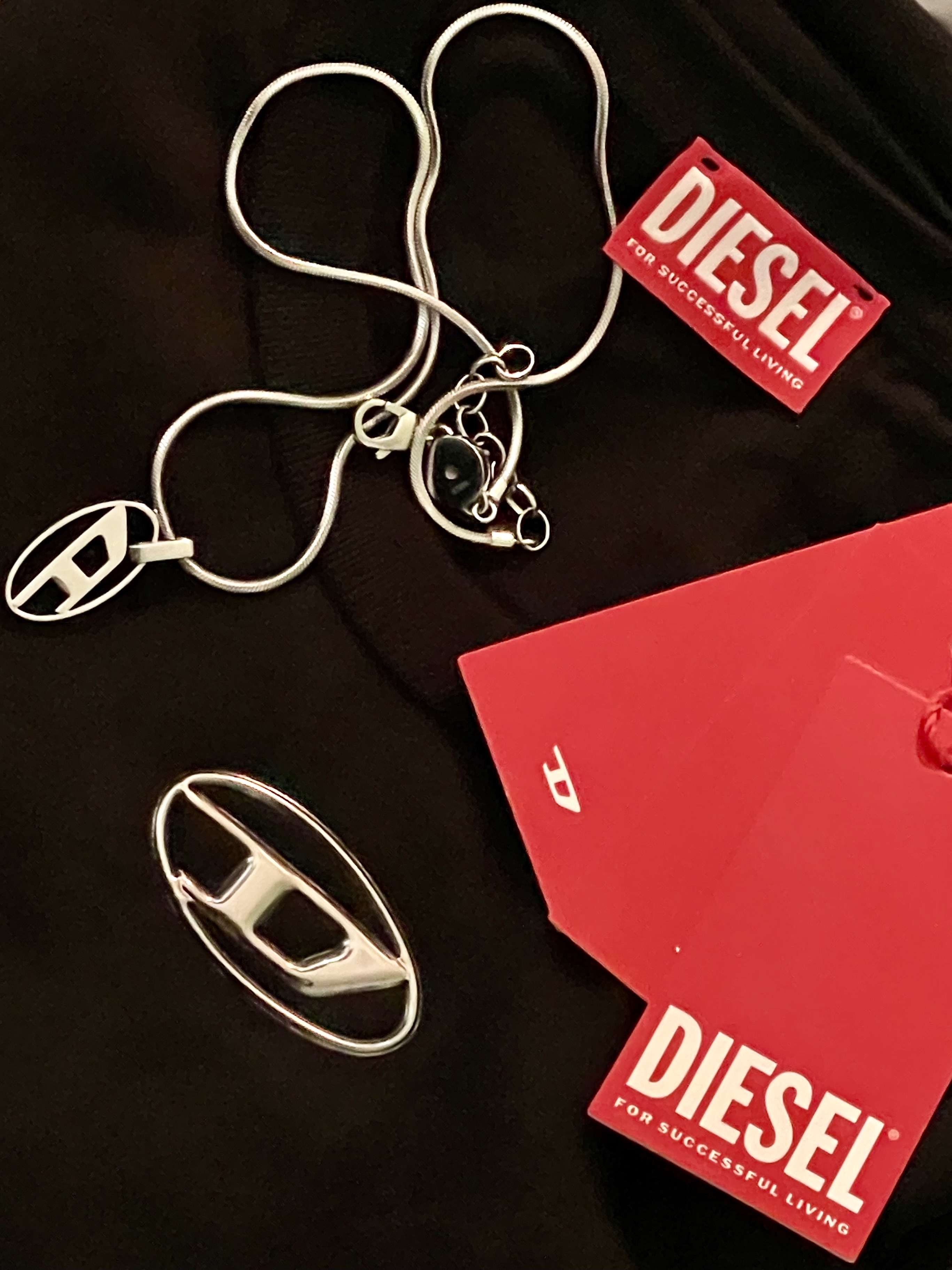 Diesel T-Just-Od T-shirt Black, Diesel Dx1342 Stainless Steel Pendant Necklace Silver 착용 스타일 - 3