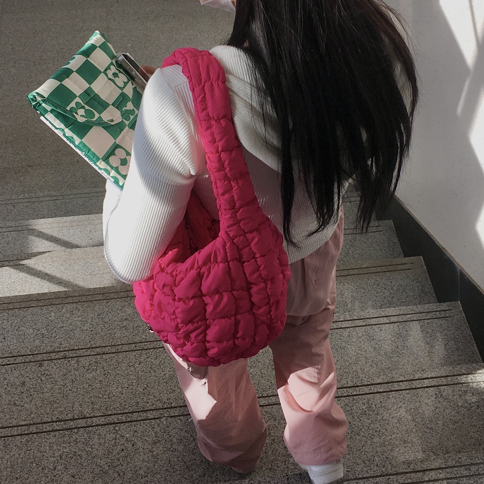 COS Quilted Mini Bag Pink 착용 스타일