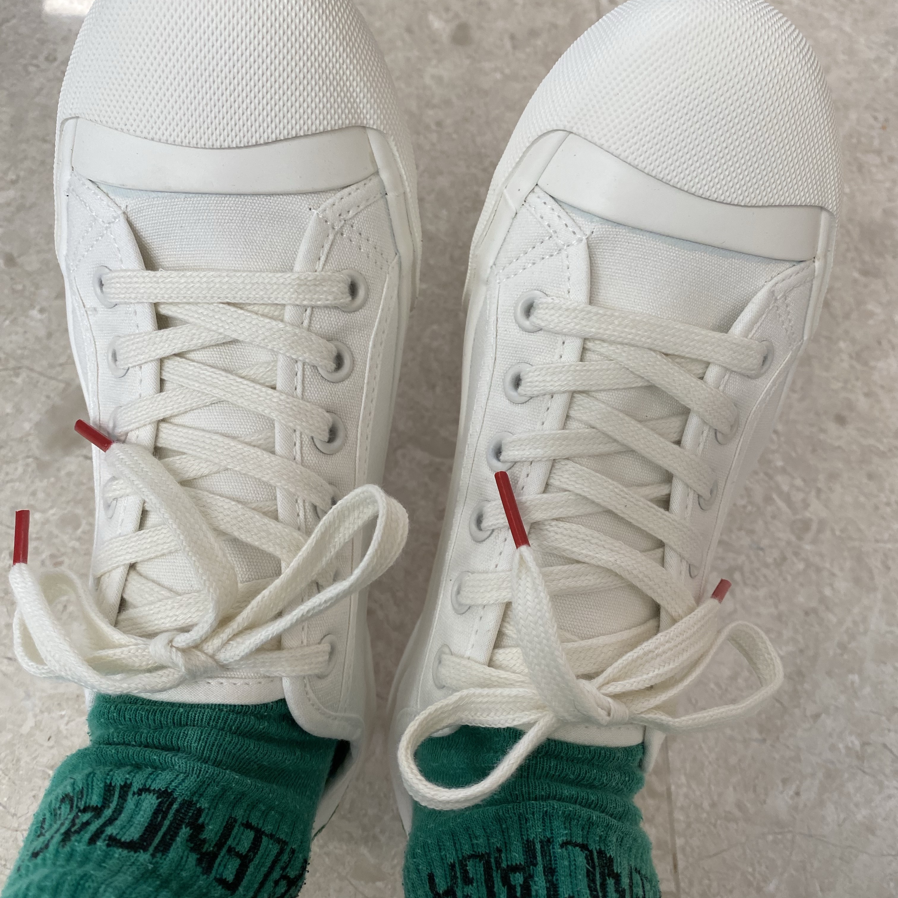 Mardi Mercredi Les Pompes Women  Eclore Sneakers Ivory 착용 스타일