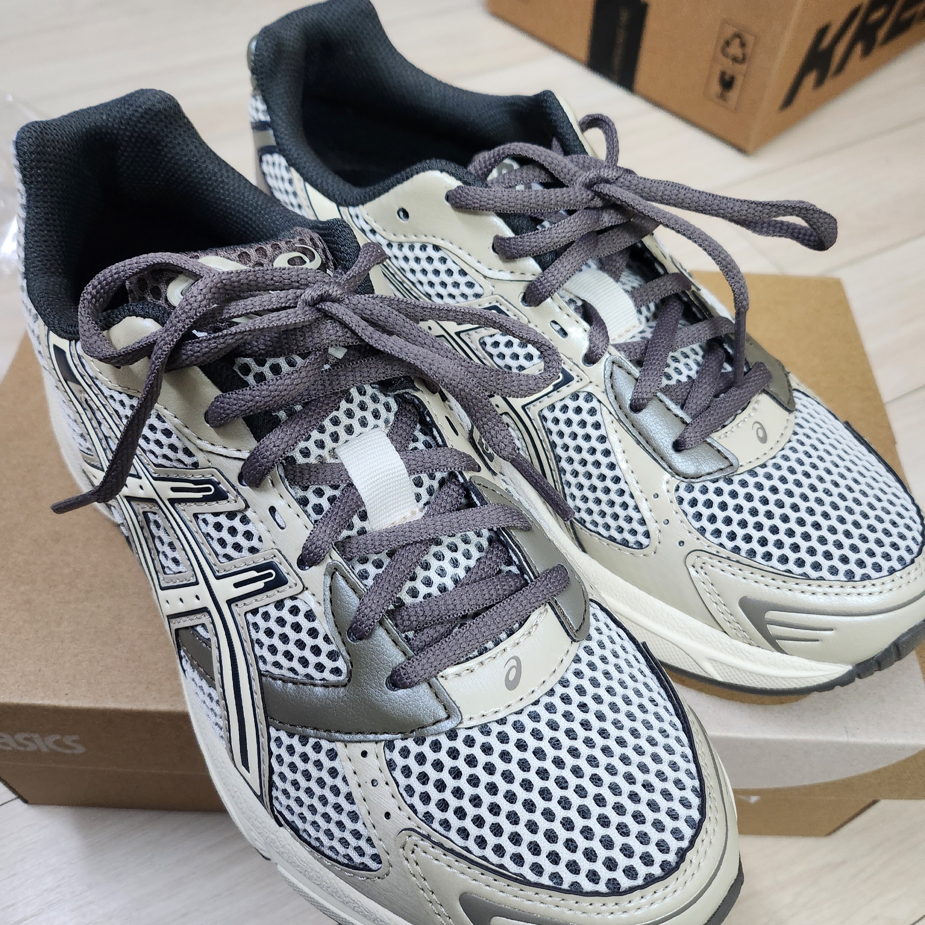 Asics Gel-1130 Birch Dark Taupe - Korea Exclusive 착용 스타일
