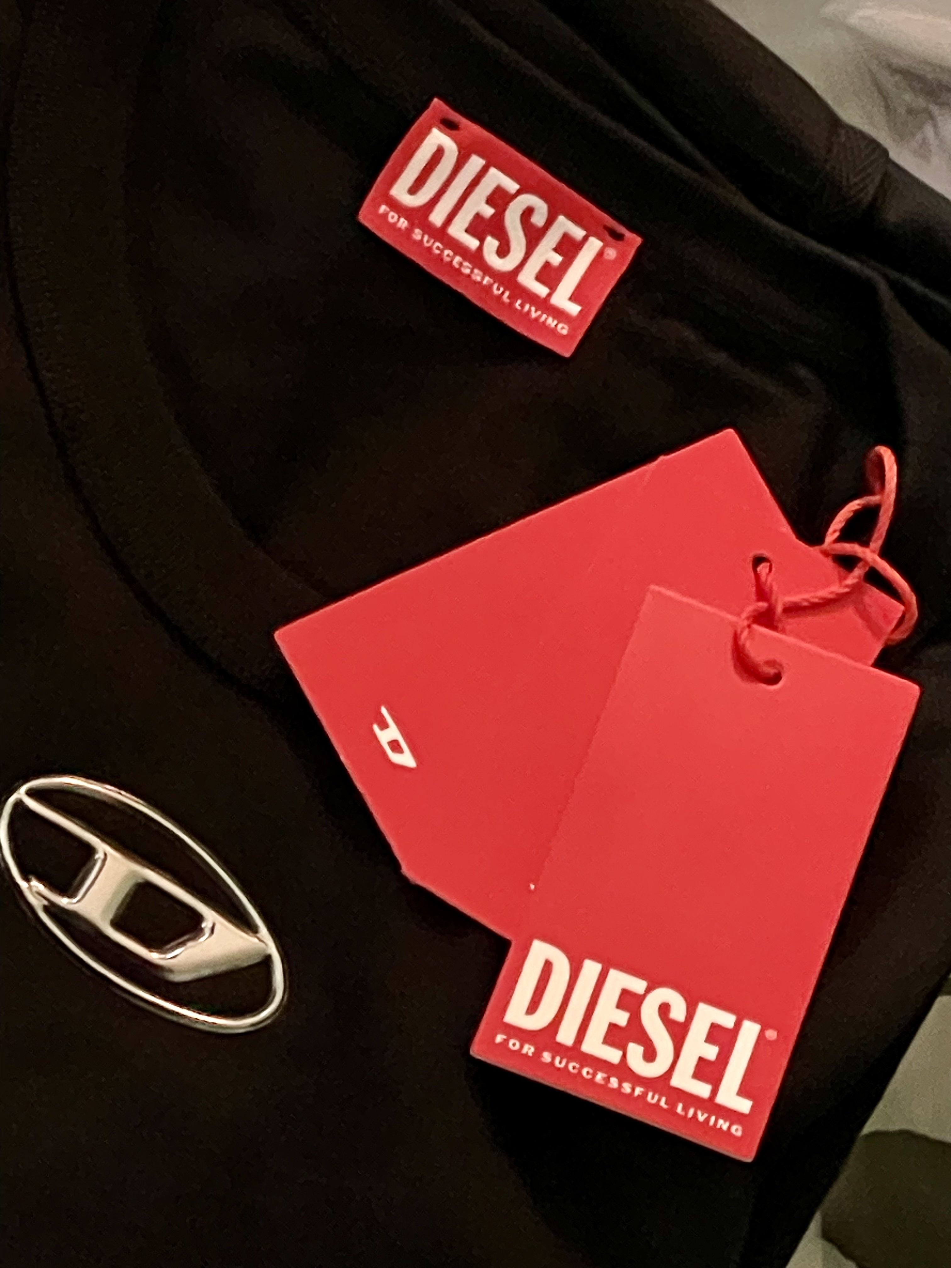 Diesel T-Just-Od T-shirt Black, Diesel Dx1342 Stainless Steel Pendant Necklace Silver 착용 스타일 - 2