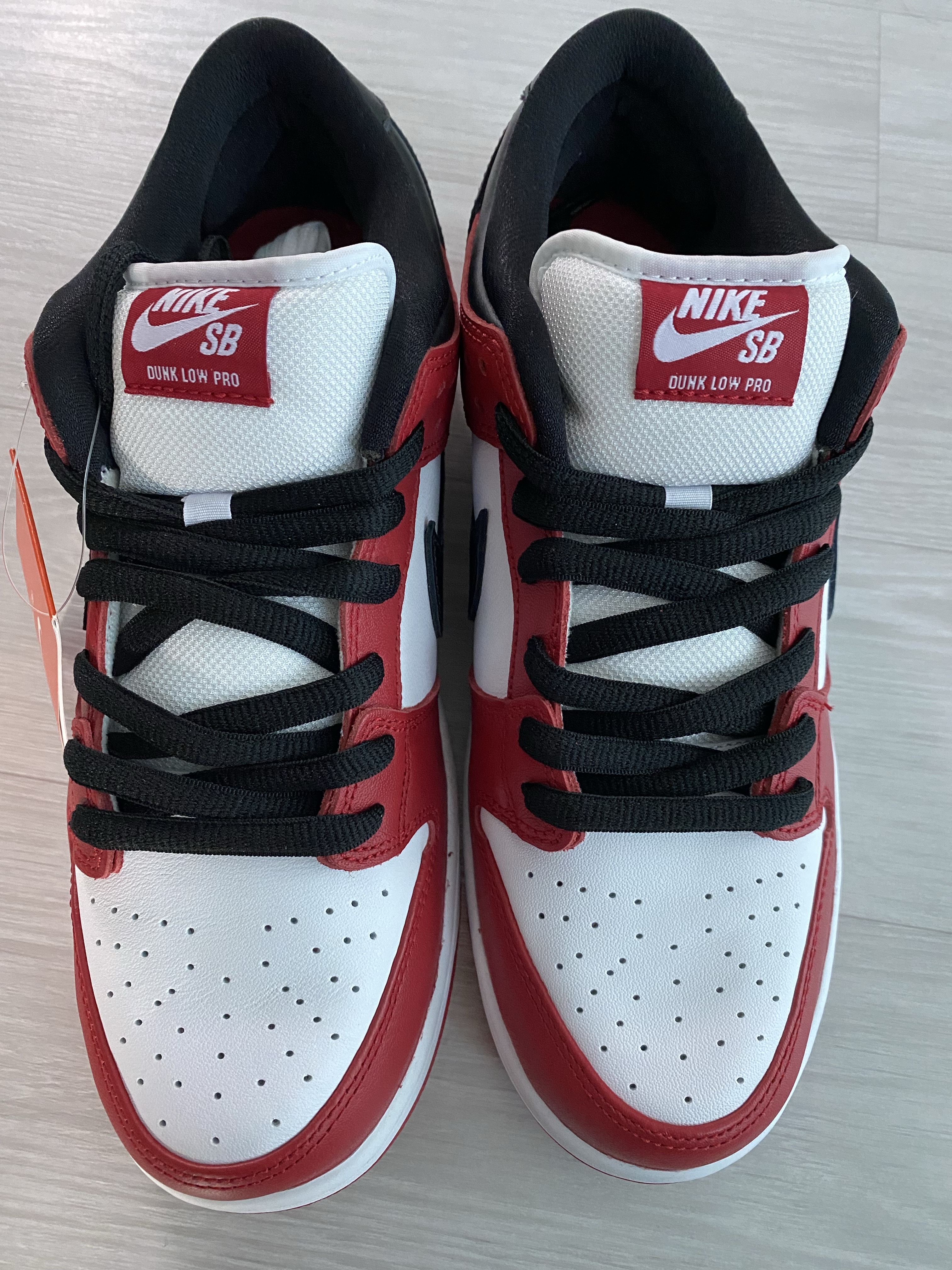 Nike SB Dunk Low Pro Chicago 착용 스타일 - 1