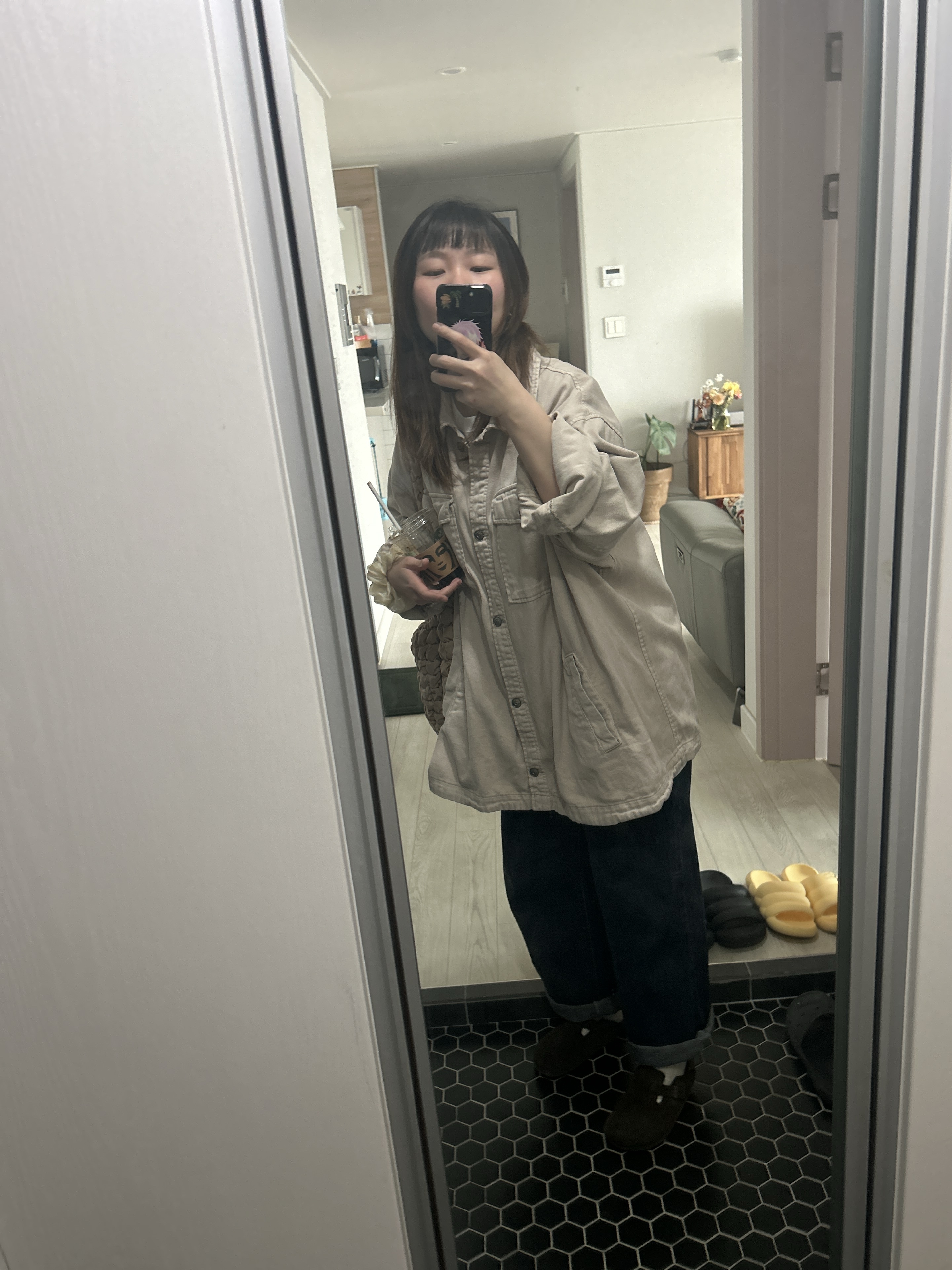 Birkenstock Boston Soft Footbed Mocha - Regular, COS Quilted Oversized Shoulder Bag Beige 착용 스타일