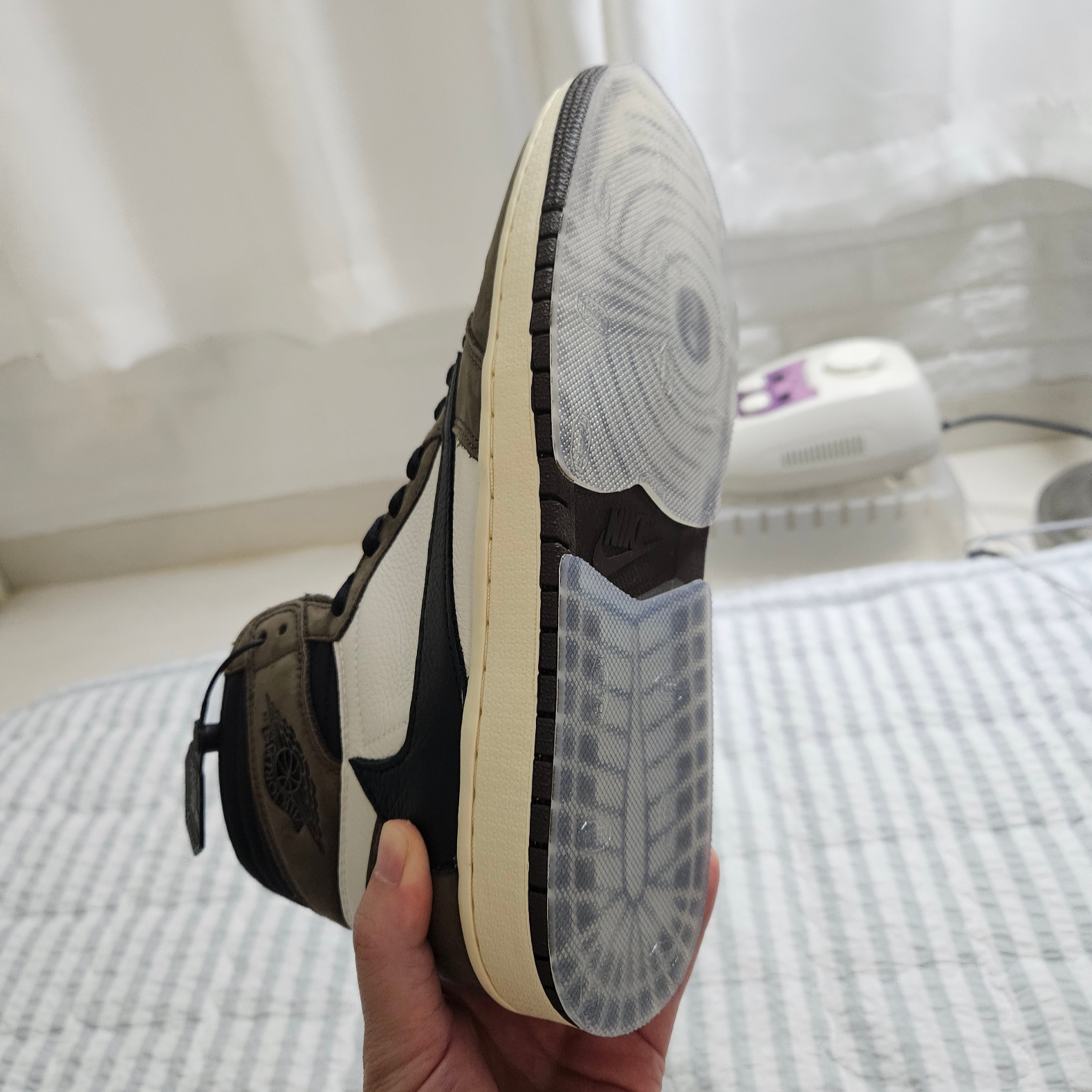 Jordan 1 x Travis Scott Retro High OG SP Mocha 착용 스타일
