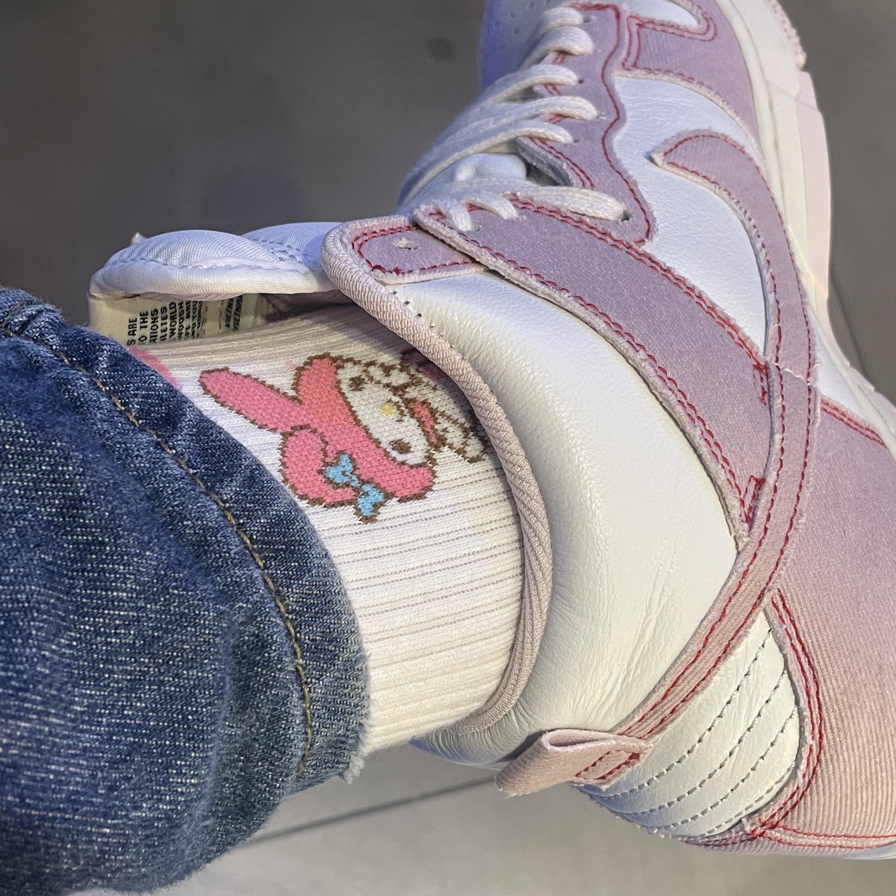 Nike Dunk High 1985 Barely Rose 착용 스타일