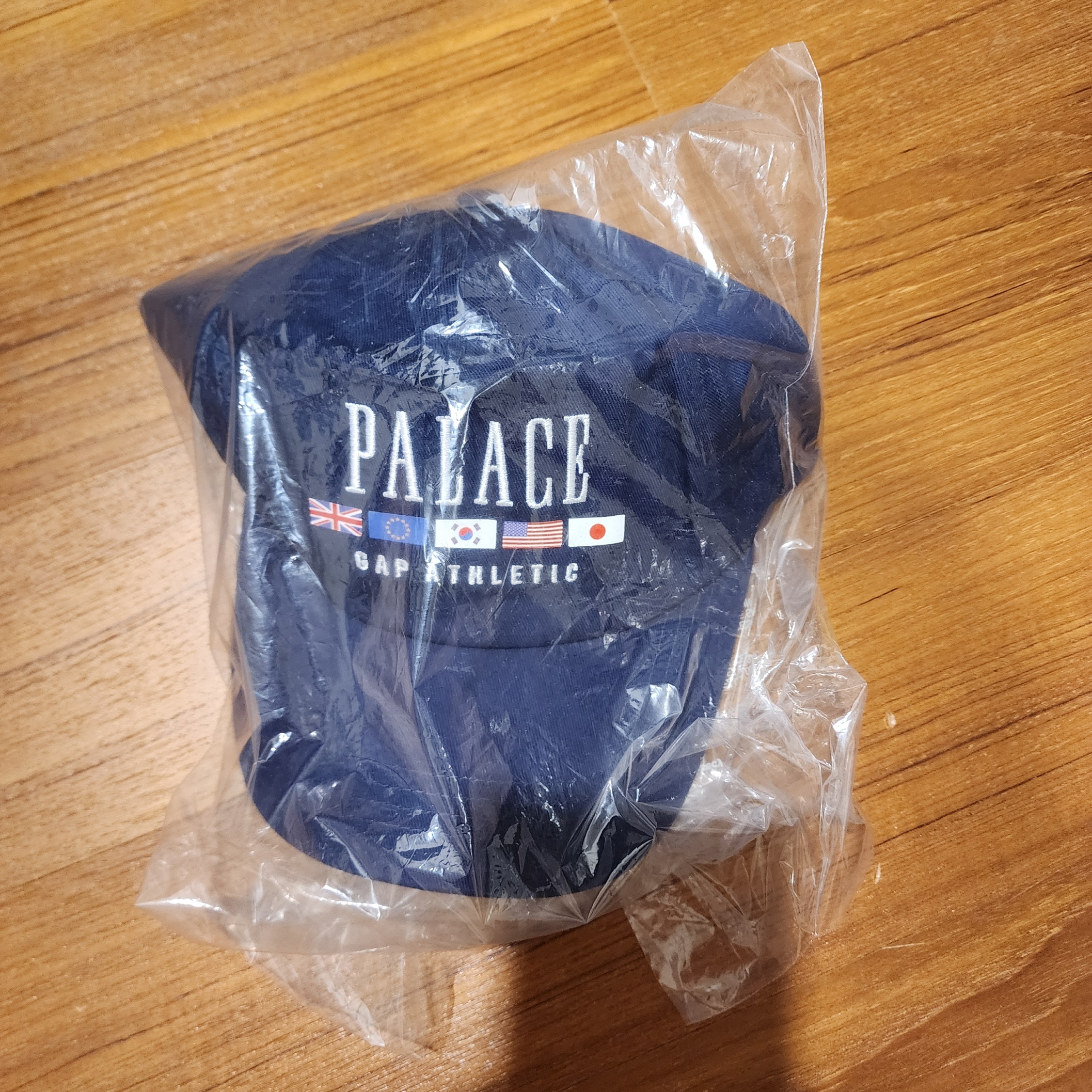 Palace x Gap Flag 6-Panel Navy - 24SS 착용 스타일 - 4