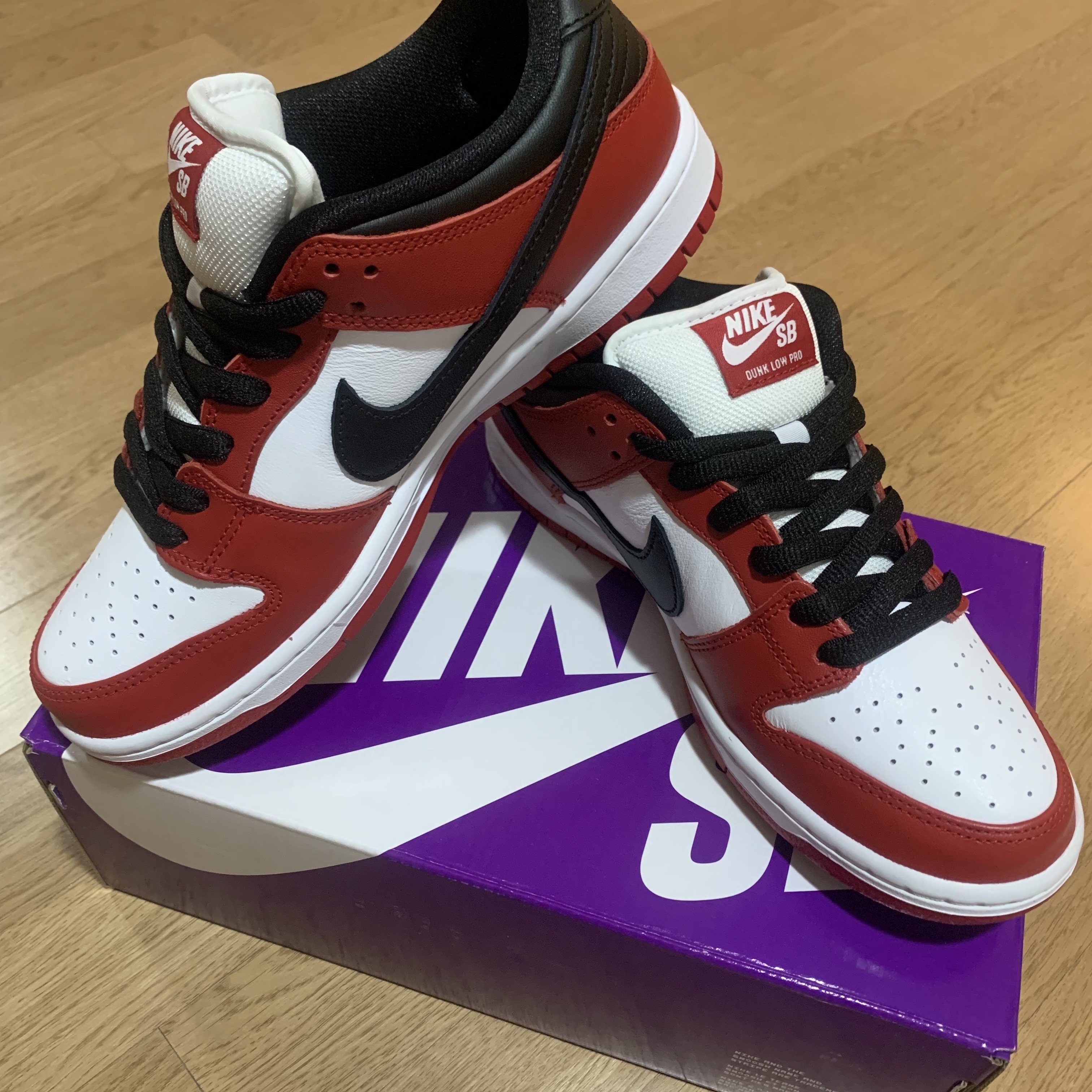 Nike SB Dunk Low Pro Chicago 착용 스타일 - 1