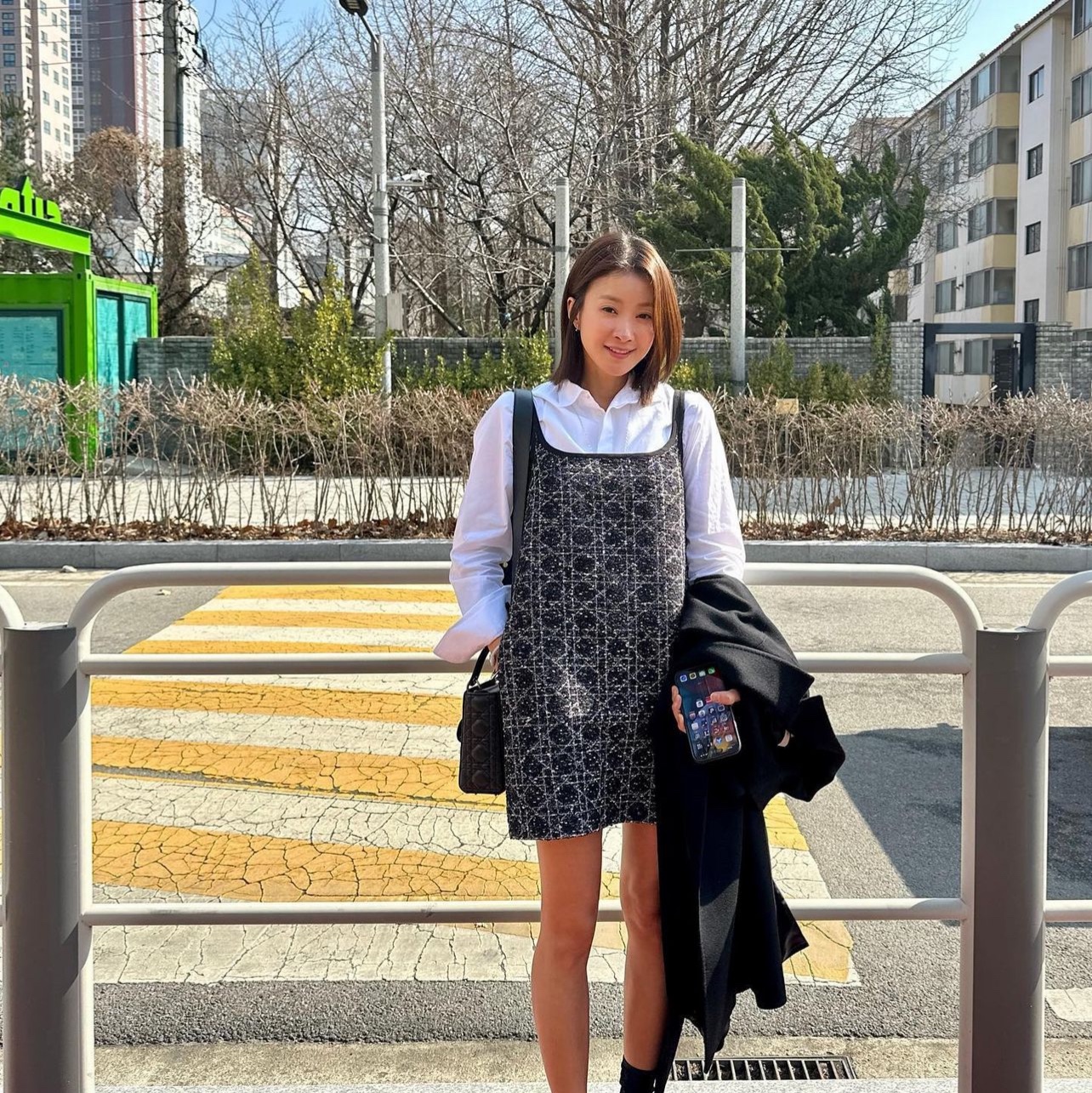 (W) Dior Macrocannage Technical Cotton Tweed Short Dress Black White 착용 스타일 - 2