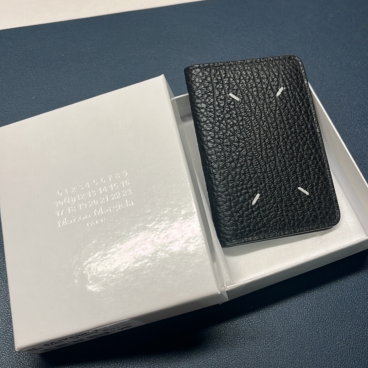 Maison Margiela Bovine Leather Card Holder Black 착용 스타일 - 1
