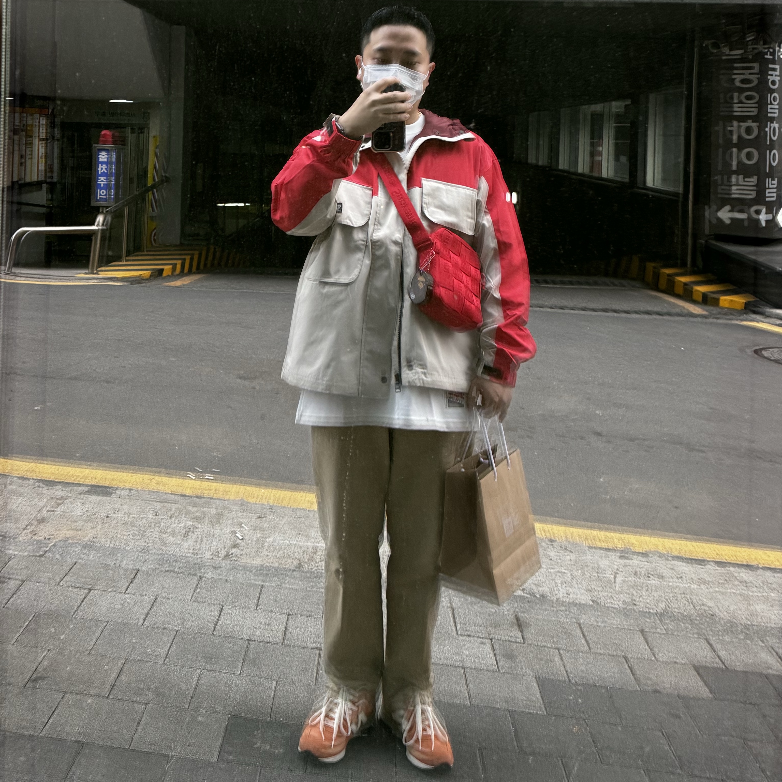 Supreme Woven Shoulder Bag Red - 23SS, New Balance x J.Crew 1400 Made in USA Orange 착용 스타일