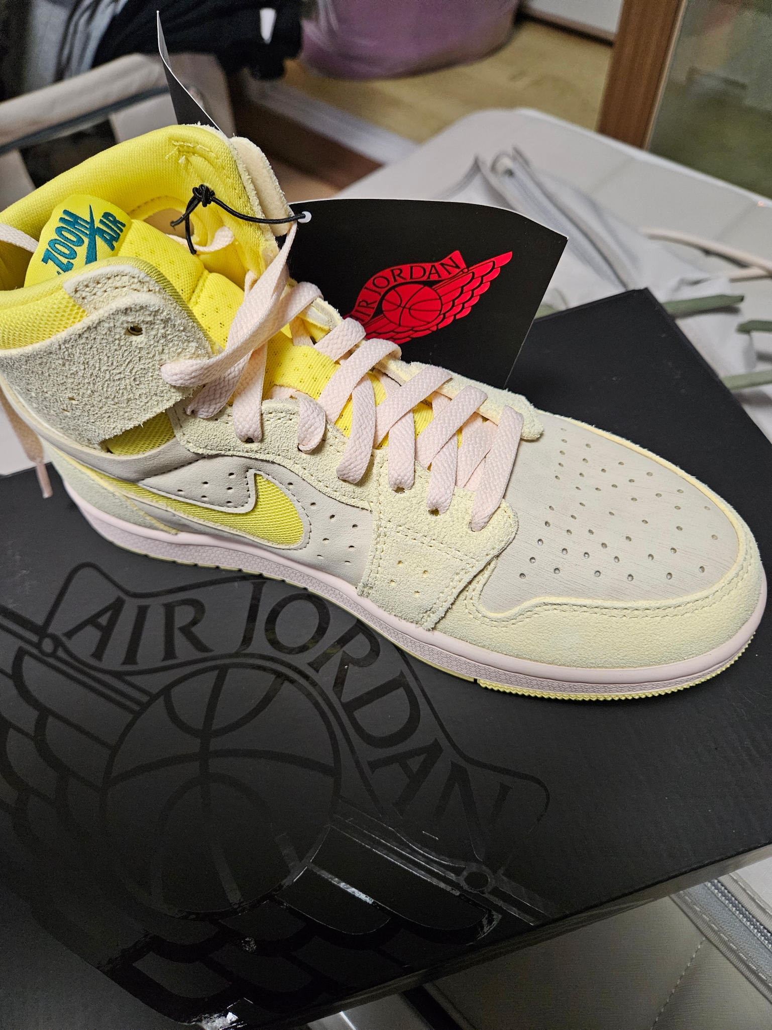 (W) Jordan 1 Zoom Air CMFT 2 Citron Tint Dynamic Yellow 착용 스타일