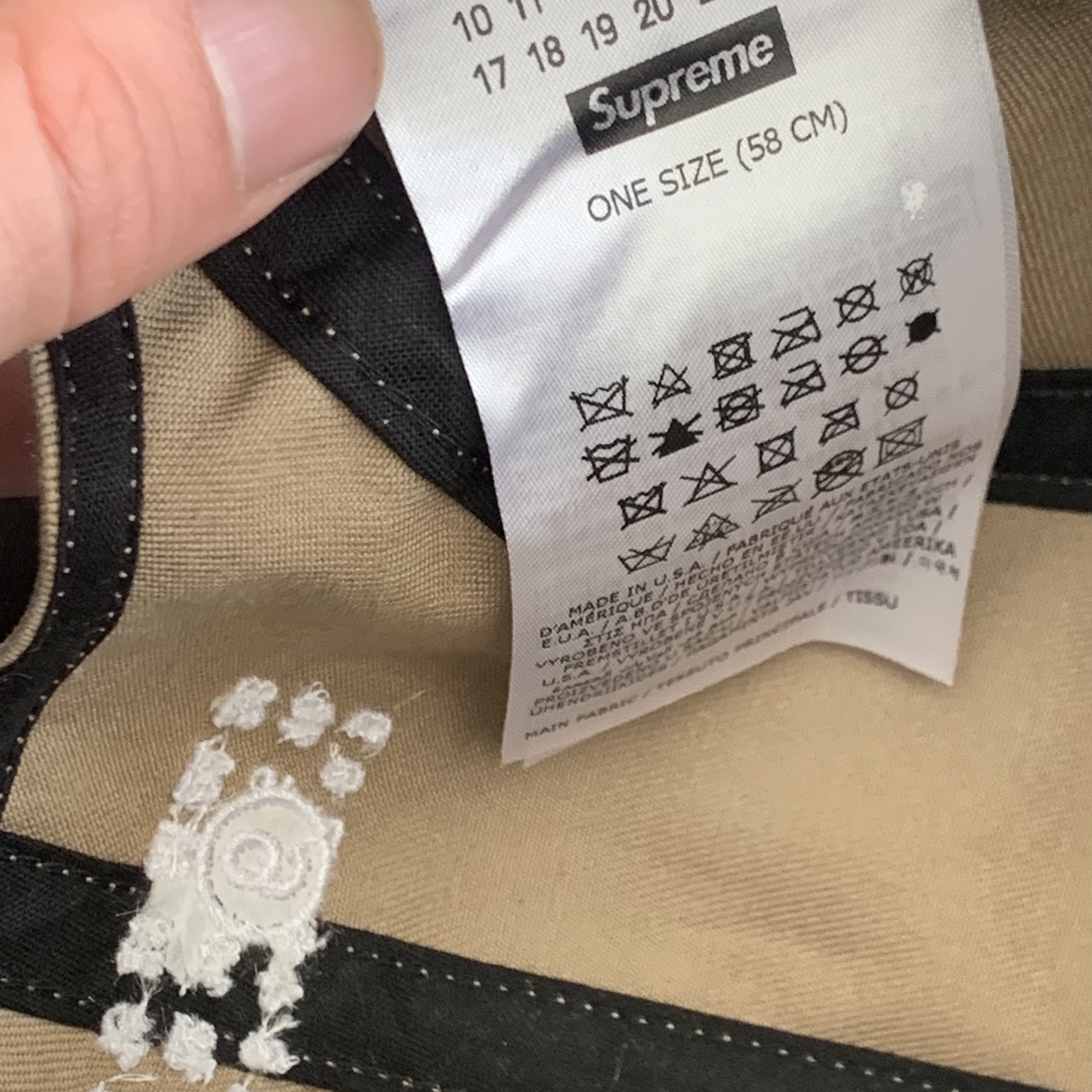 Supreme x MM6 Maison Margiela Painted Camp Cap White - 24SS, Gentle Monster x Maison Margiela MM012 Clear Black 착용 스타일 - 2