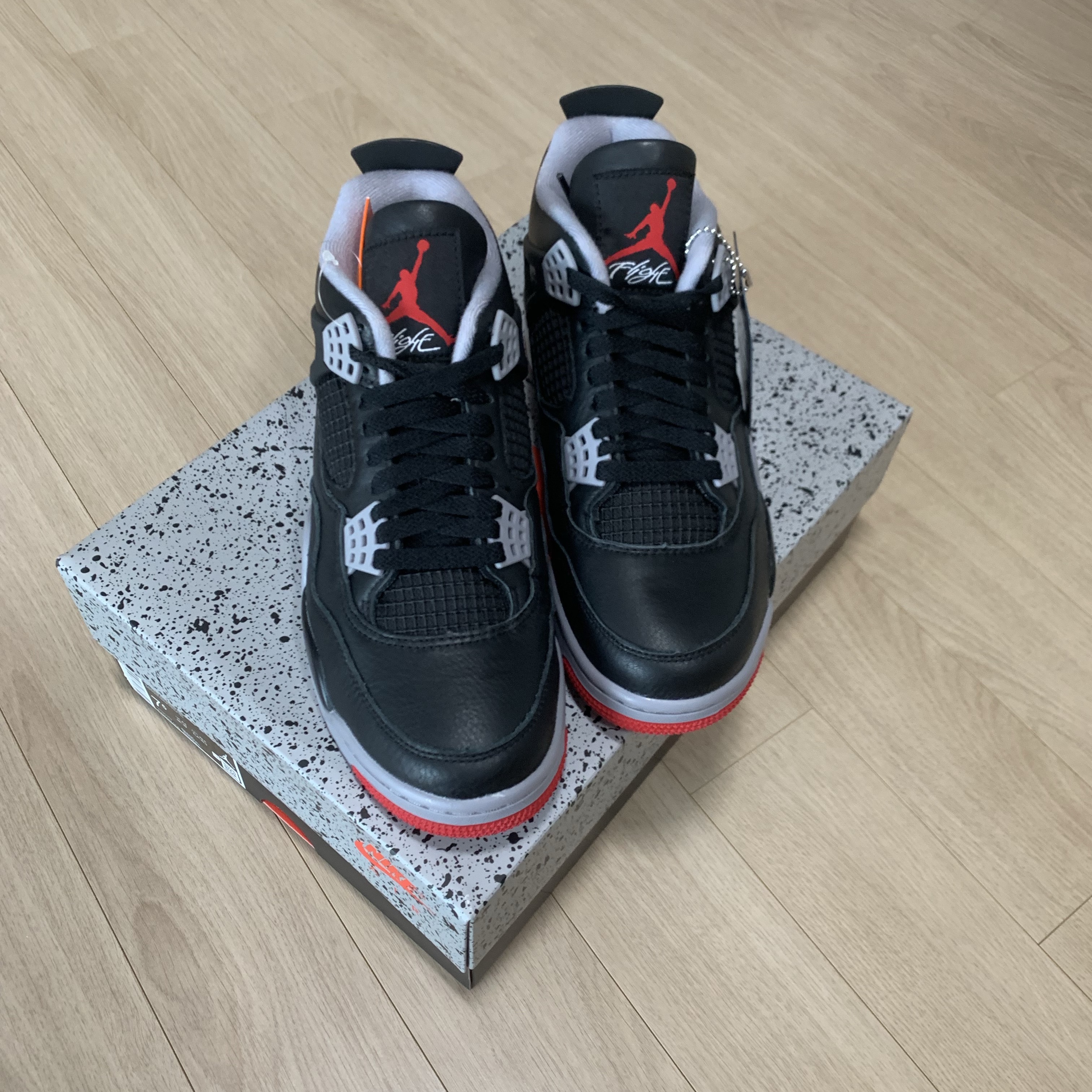 Jordan 4 Retro Bred Reimagined 착용 스타일 - 1