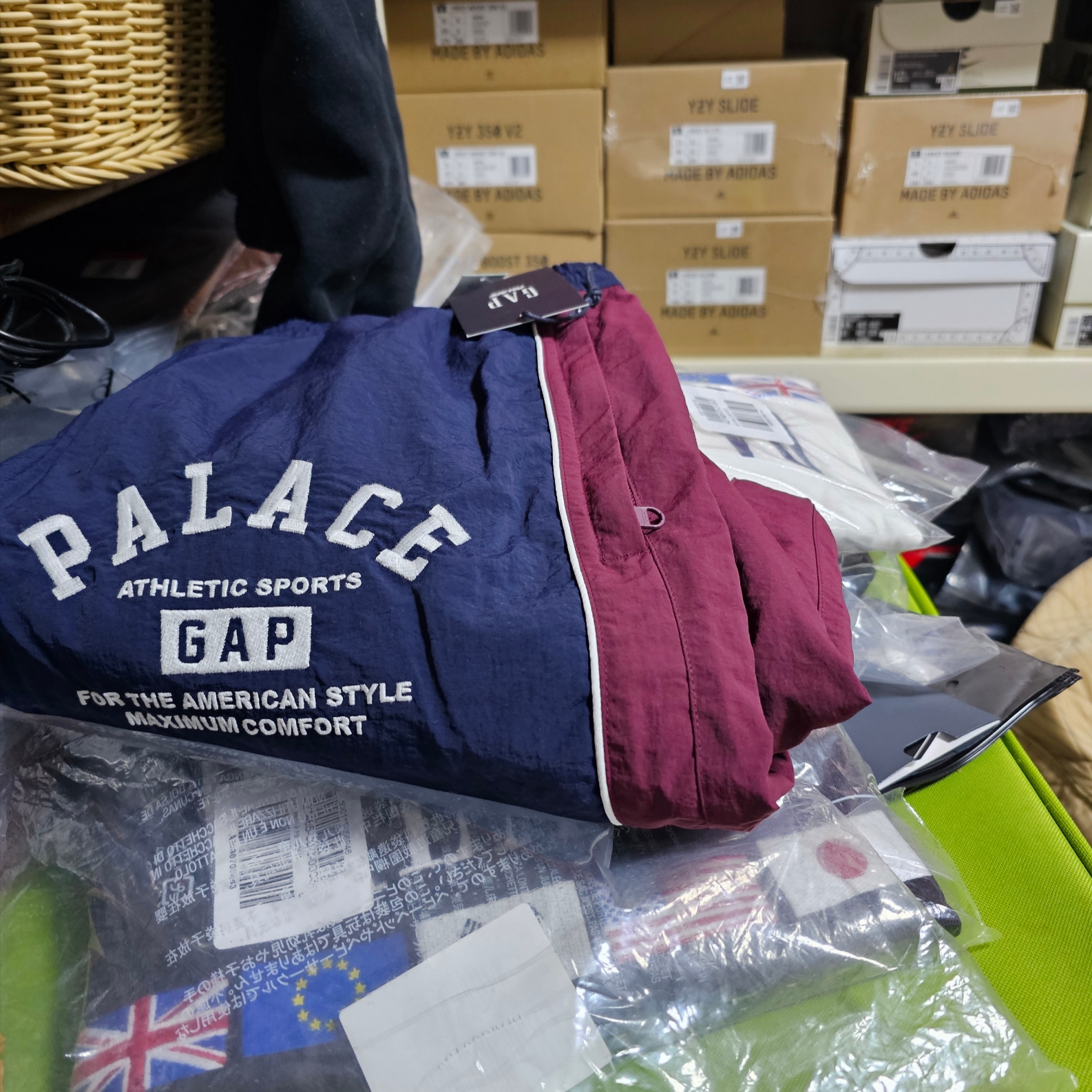 Palace x Gap Nylon Track Bottom Navy Red - 24SS 착용 스타일