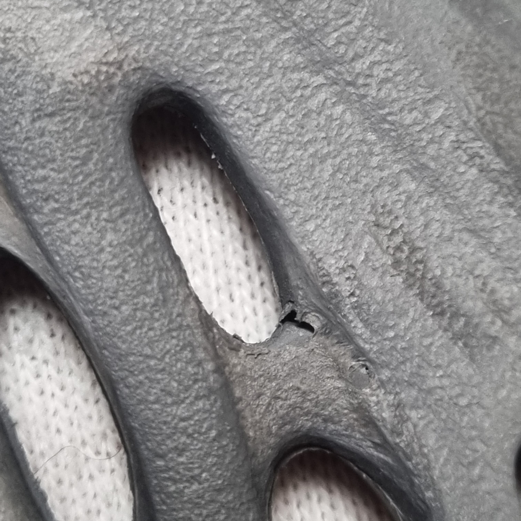 Adidas Yeezy Foam RNNR MX Granite 착용 스타일