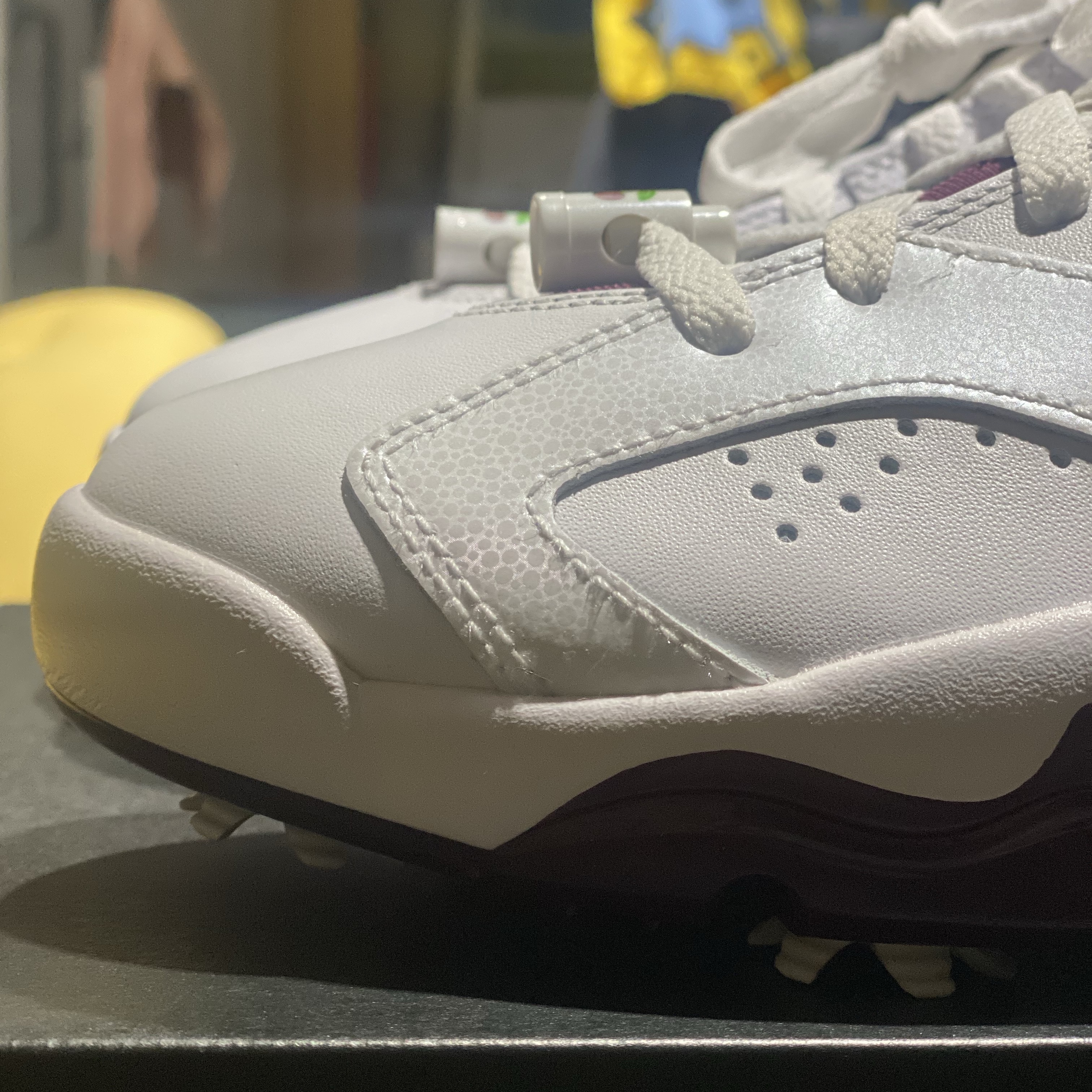 Jordan 6 Retro Low Golf White and Bordeaux 착용 스타일 - 1