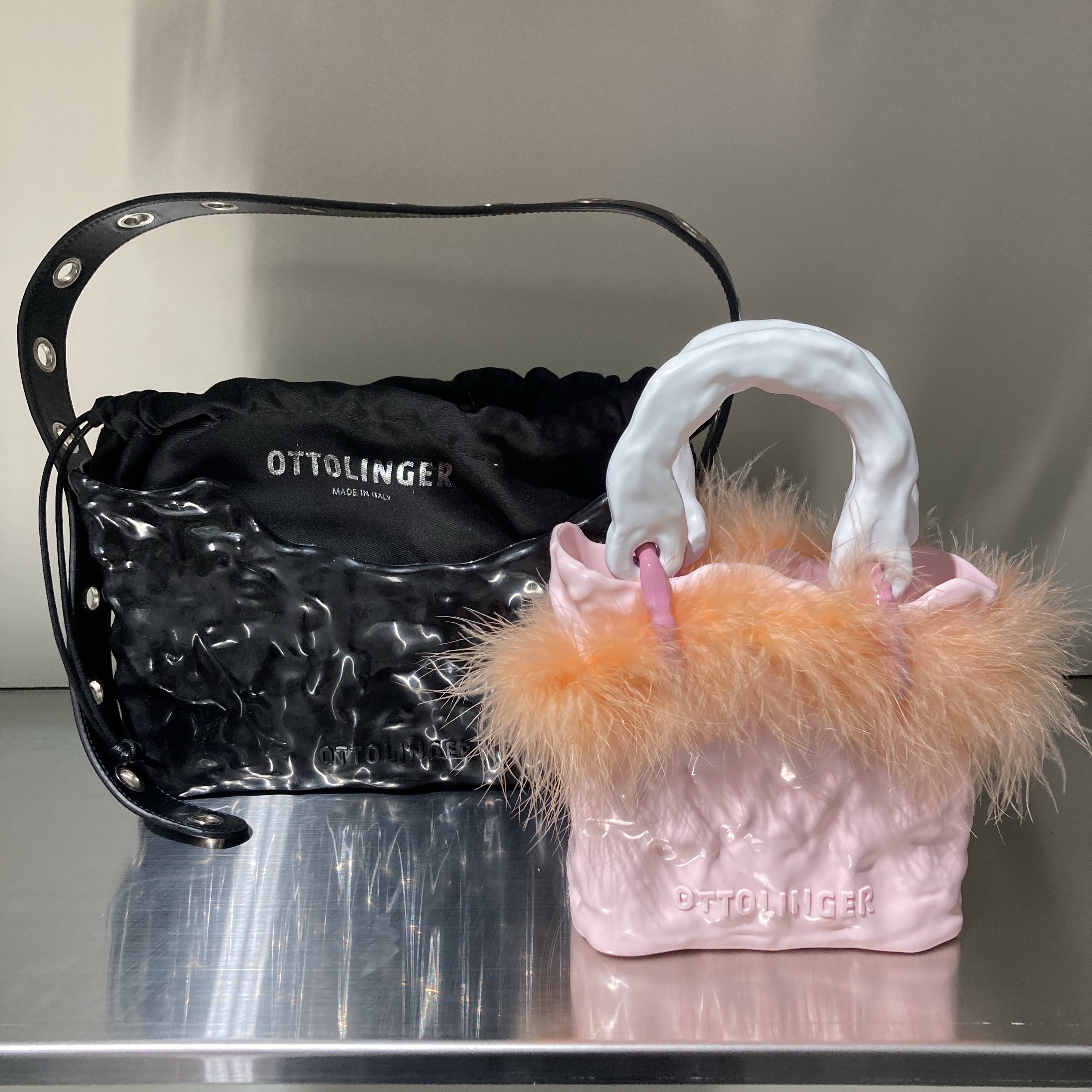 Ottolinger Signature Ceramic Bag Fluff Pink, Ottolinger Signature Baguette Bag Black 착용 스타일