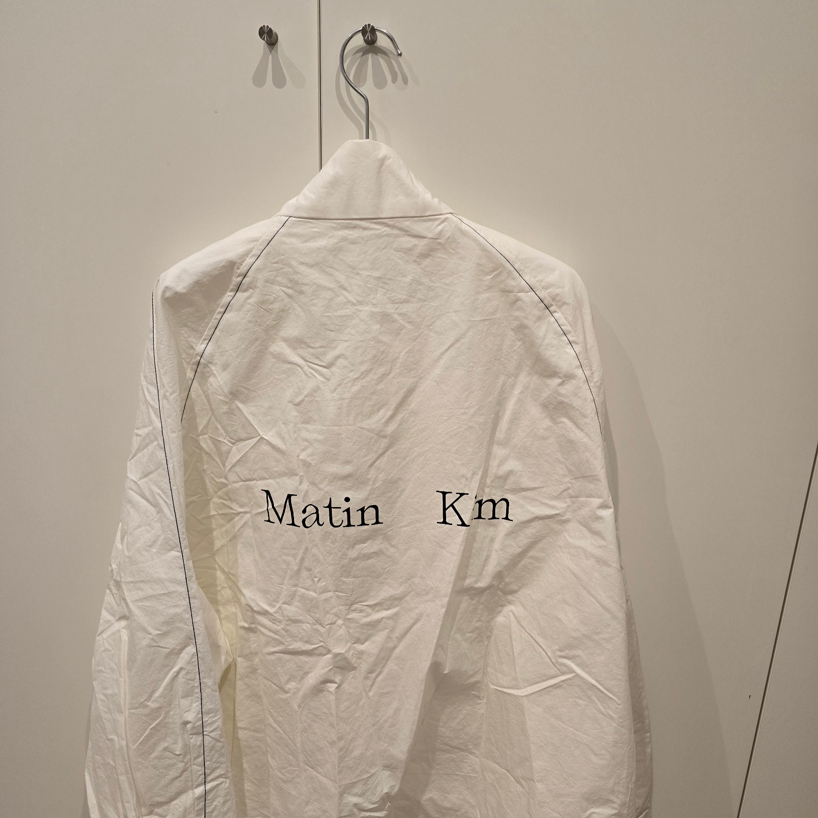 (W) Matin Kim Logo Coating Jumper Ivory 착용 스타일 - 4