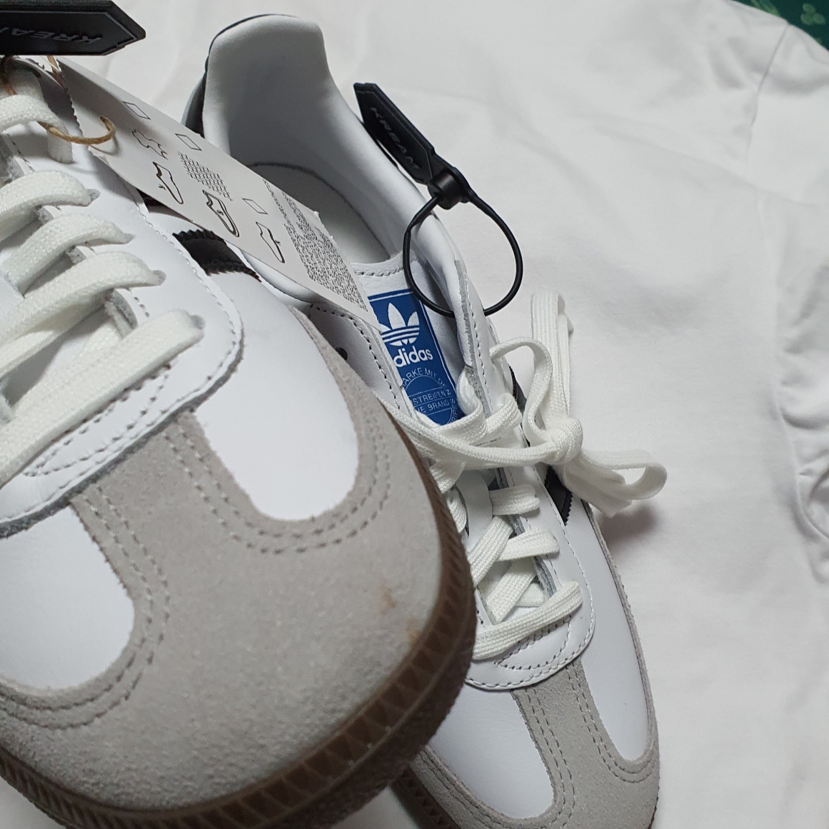 Adidas Samba OG Cloud White 착용 스타일 - 2