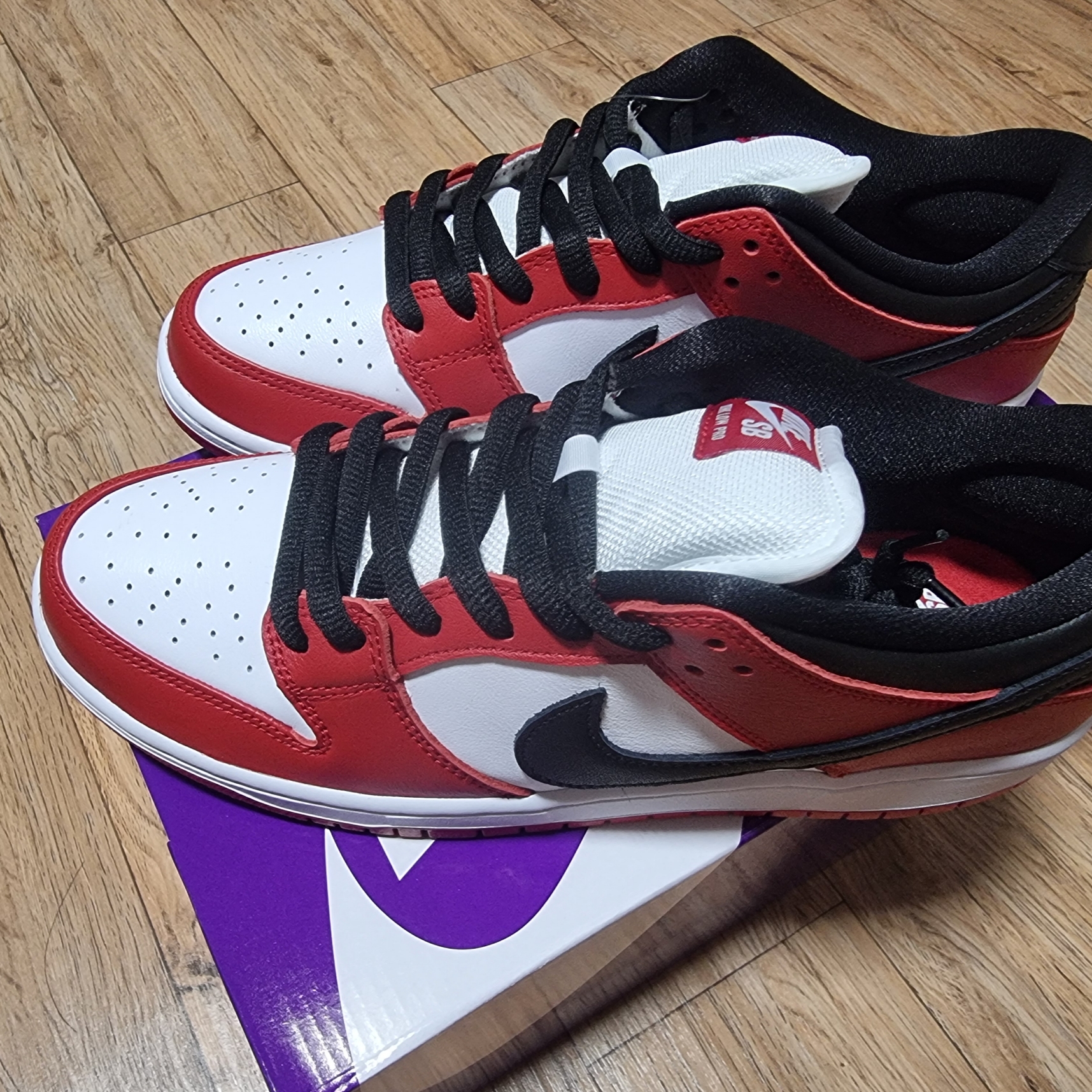 Nike SB Dunk Low Pro Chicago 착용 스타일 - 2