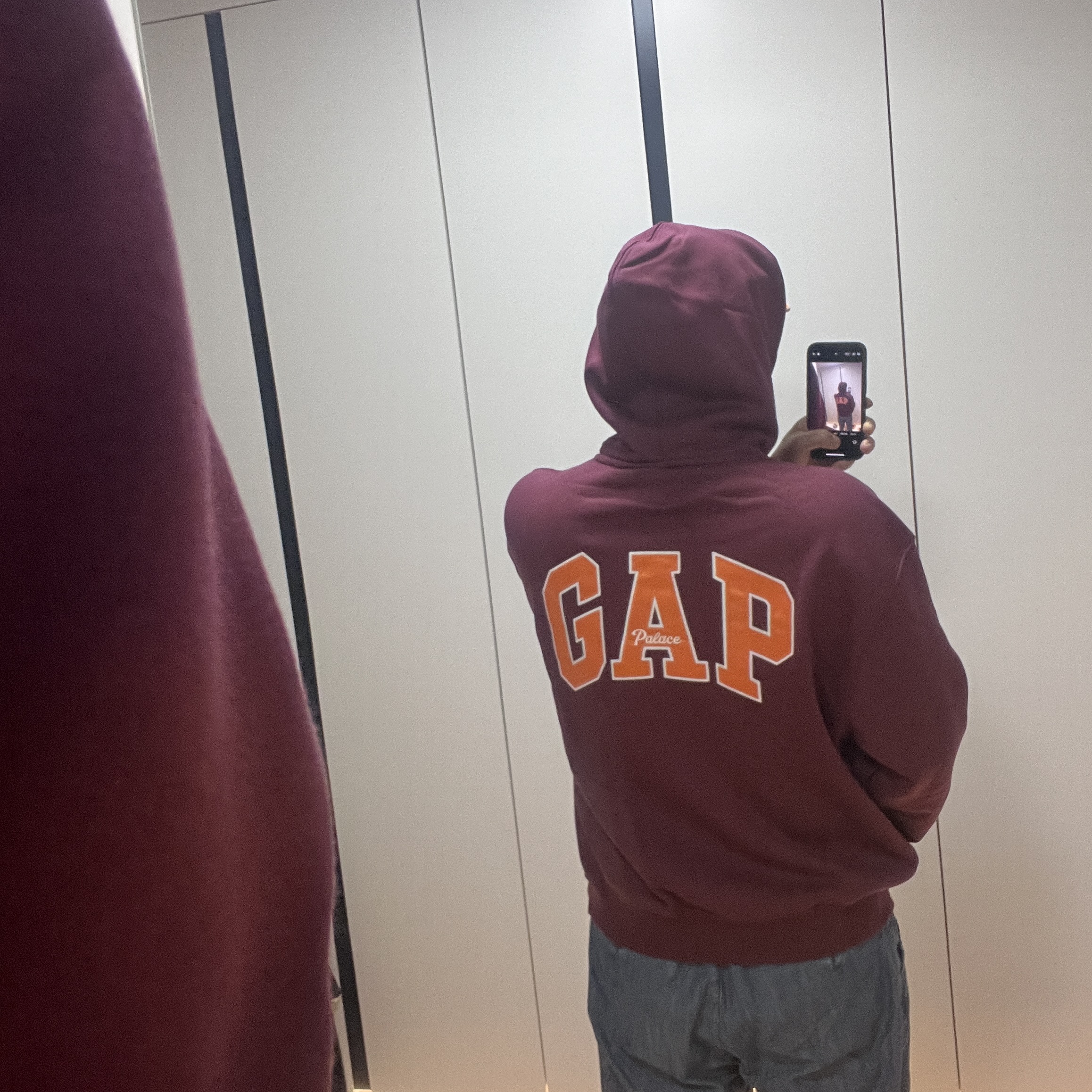 Palace x Gap Hood Burgundy - 24SS, Supreme Pigment 2-Tone Camp Cap Green - 24SS 착용 스타일 - 2