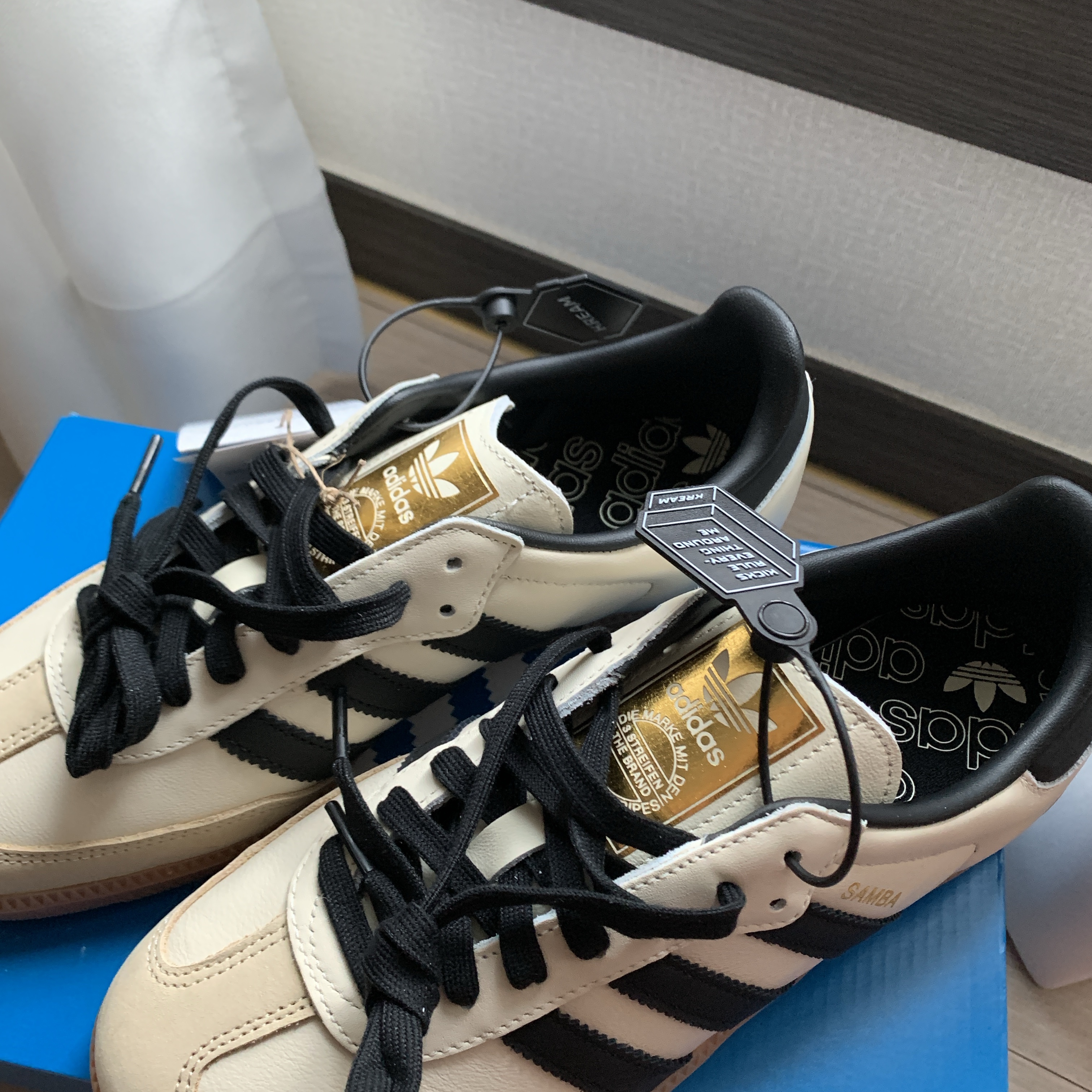 (W) Adidas Samba OG Cream White Core Black 착용 스타일