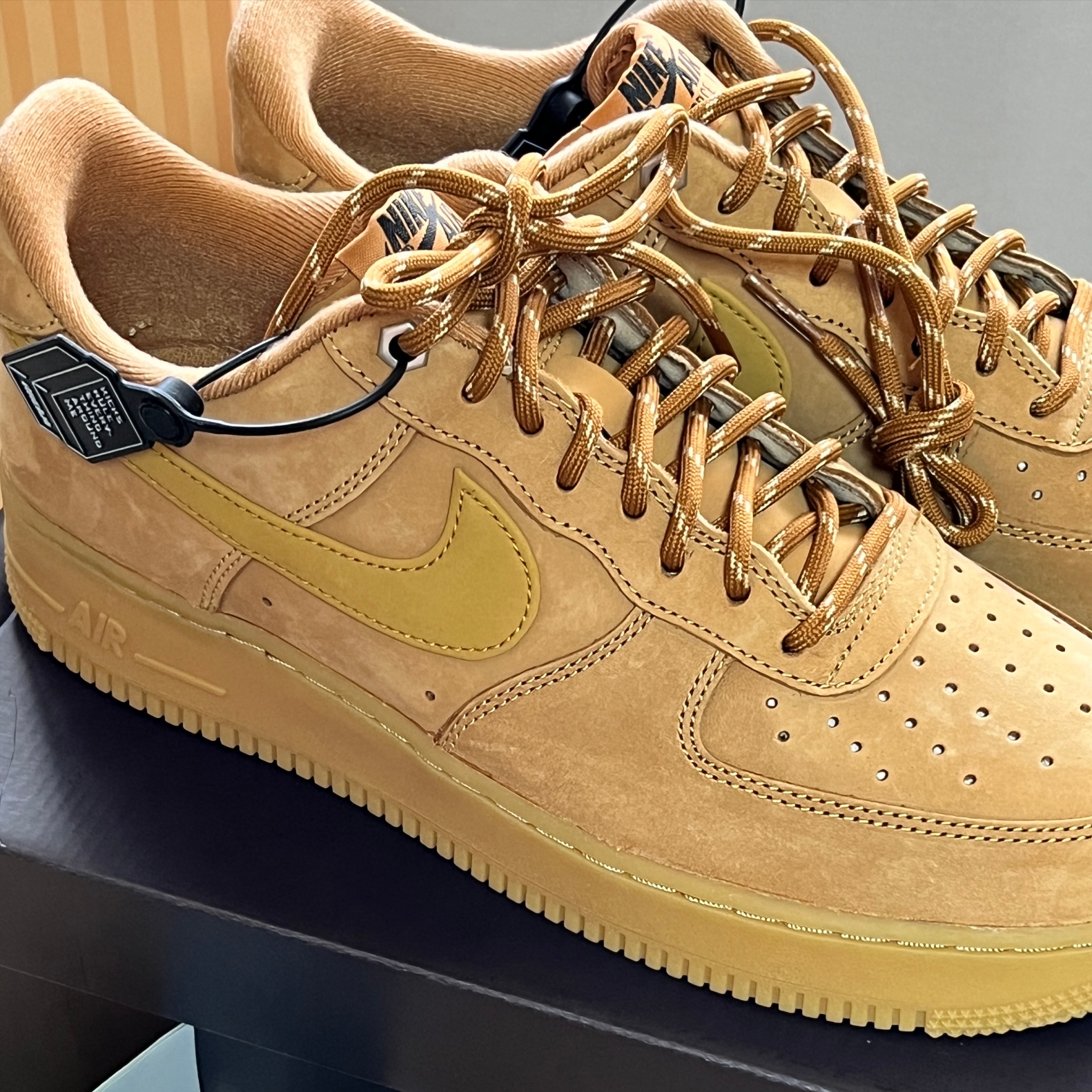 Nike Air Force 1 '07 WB Flax 착용 스타일 - 2