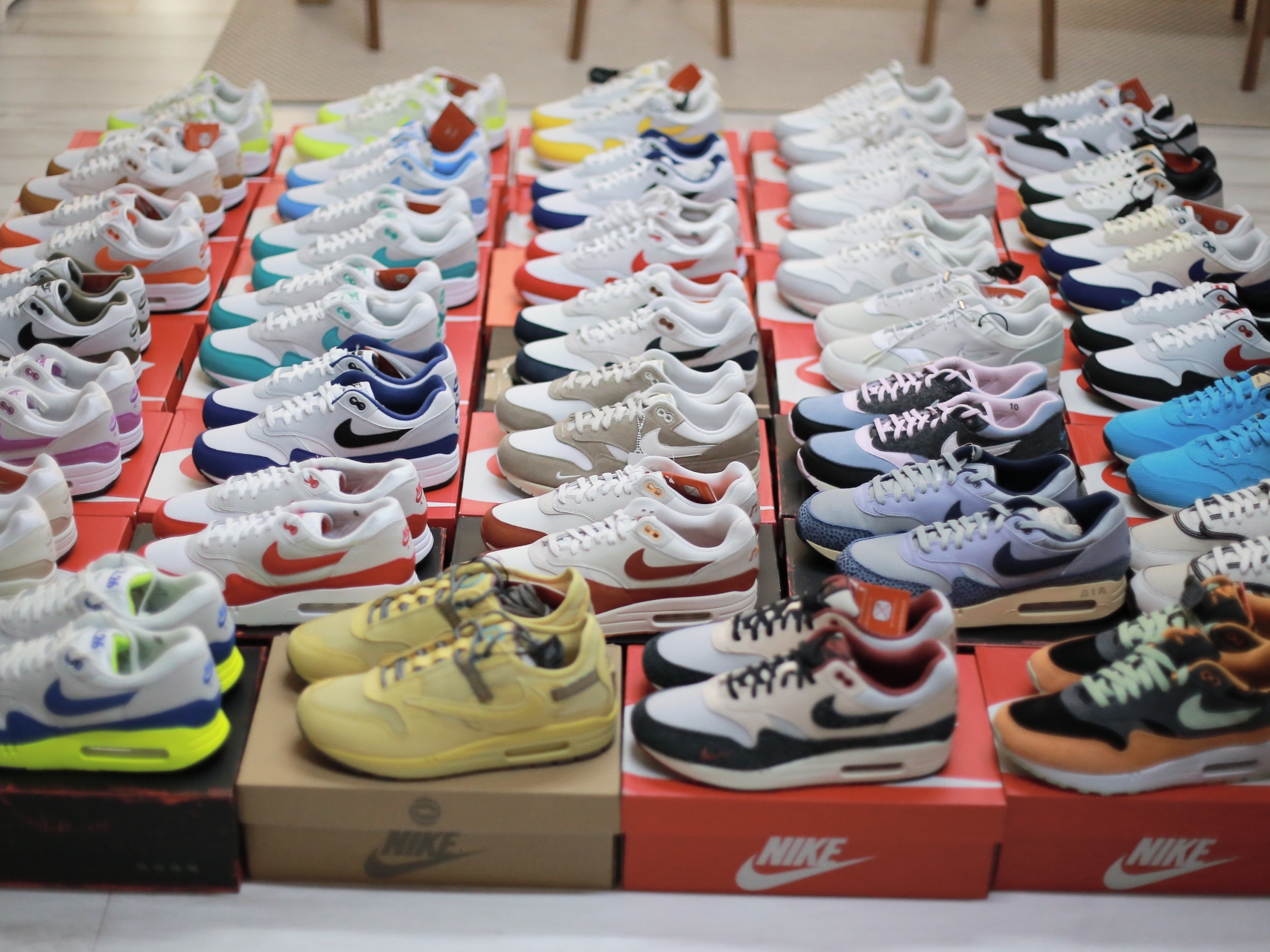 Nike Air Max 1 '86 OG Royal Volt 착용 스타일 - 2