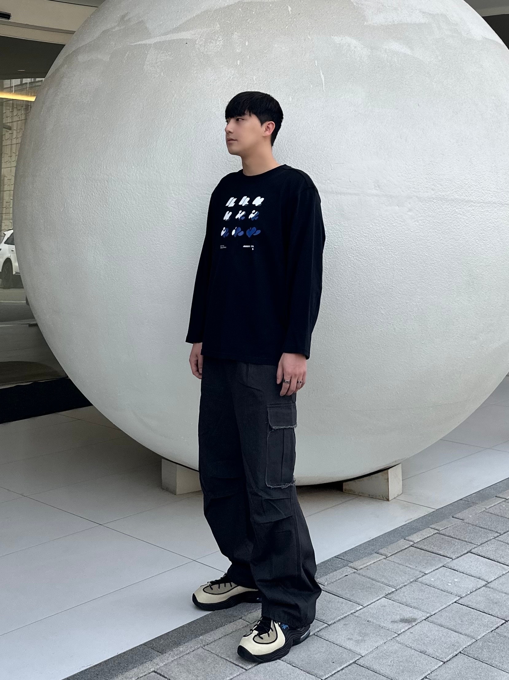 Nike x Stussy Air Penny II Rattan and Limestone, Zara x Ader Error Graphic Long Sleeve T-Shirt Black 착용 스타일 - 1