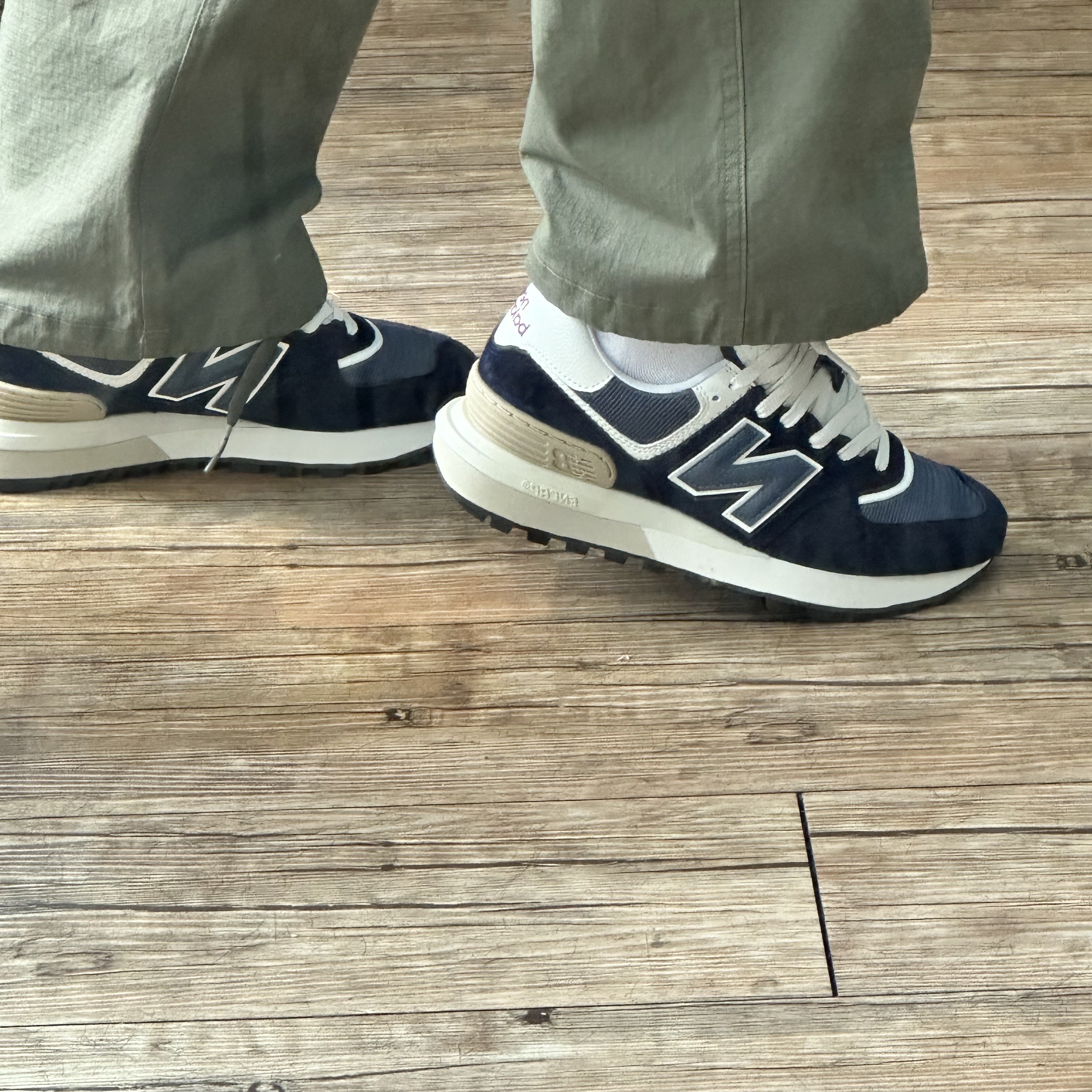New Balance 574 Legacy Navy 착용 스타일