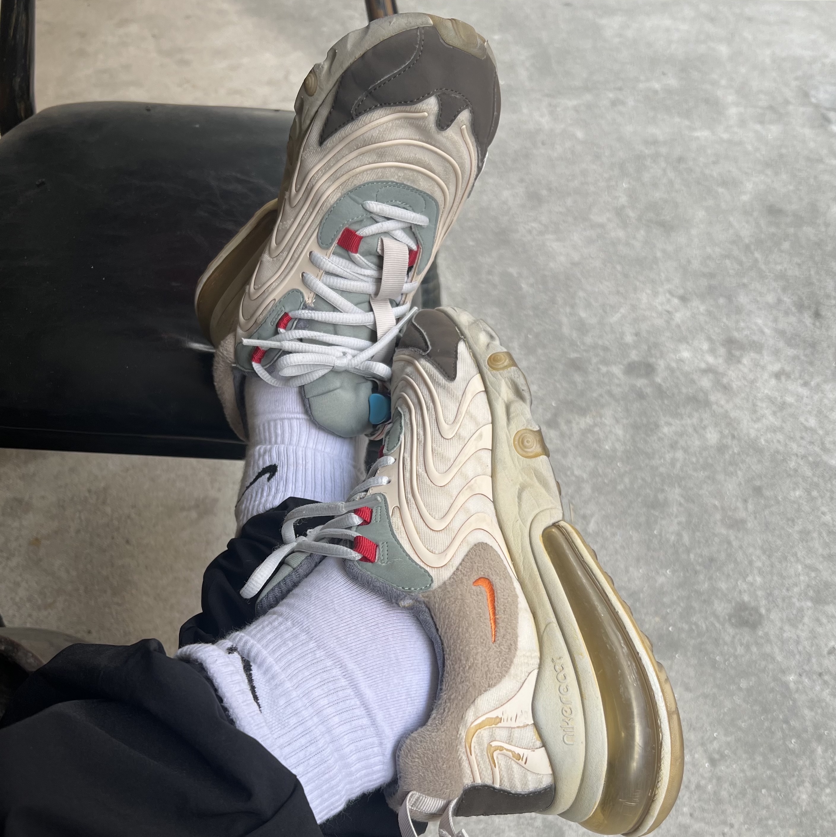 Nike x Travis Scott Air Max 270 React Cactus Trails 착용 스타일