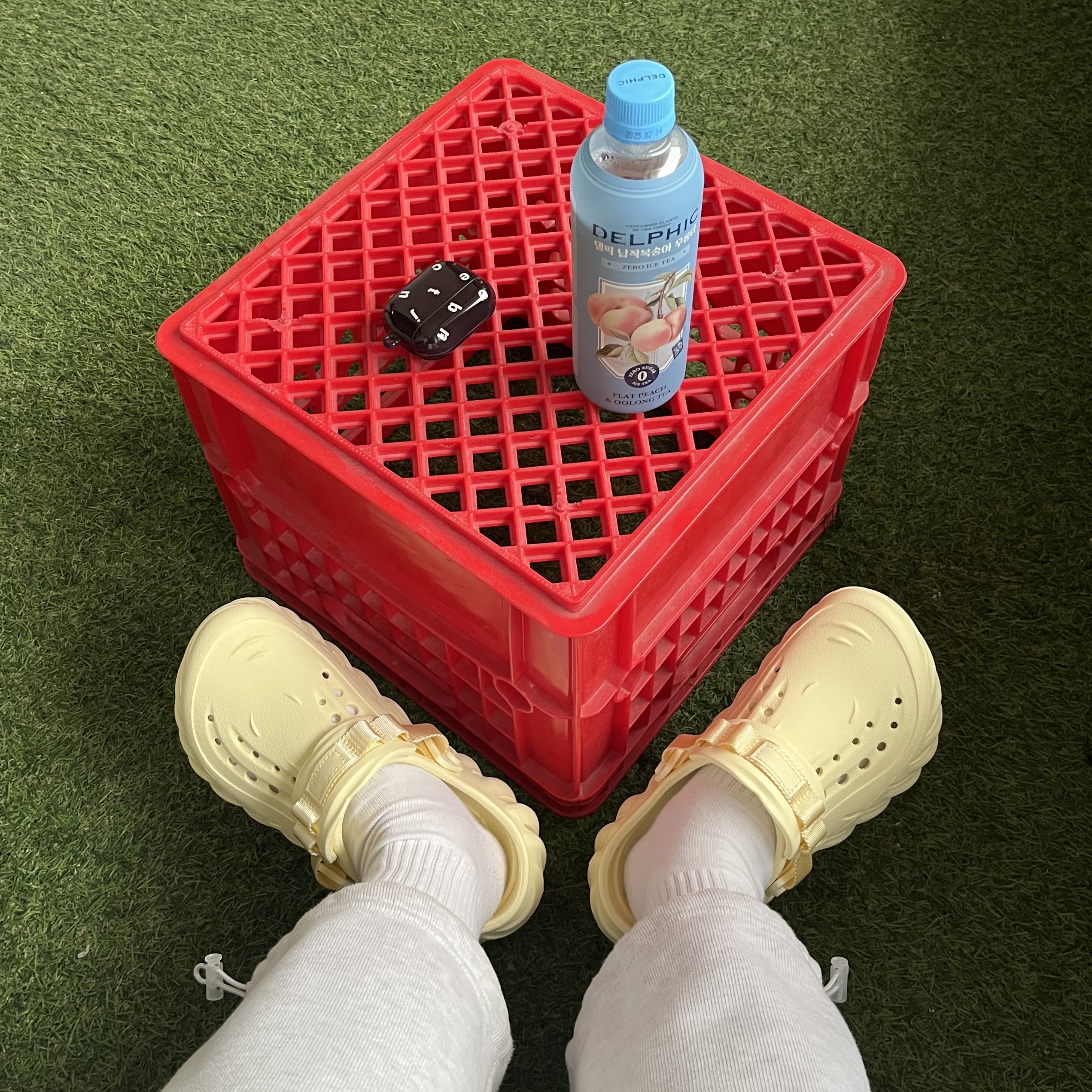 Crocs Echo Clog Buttercream 착용 스타일 - 1