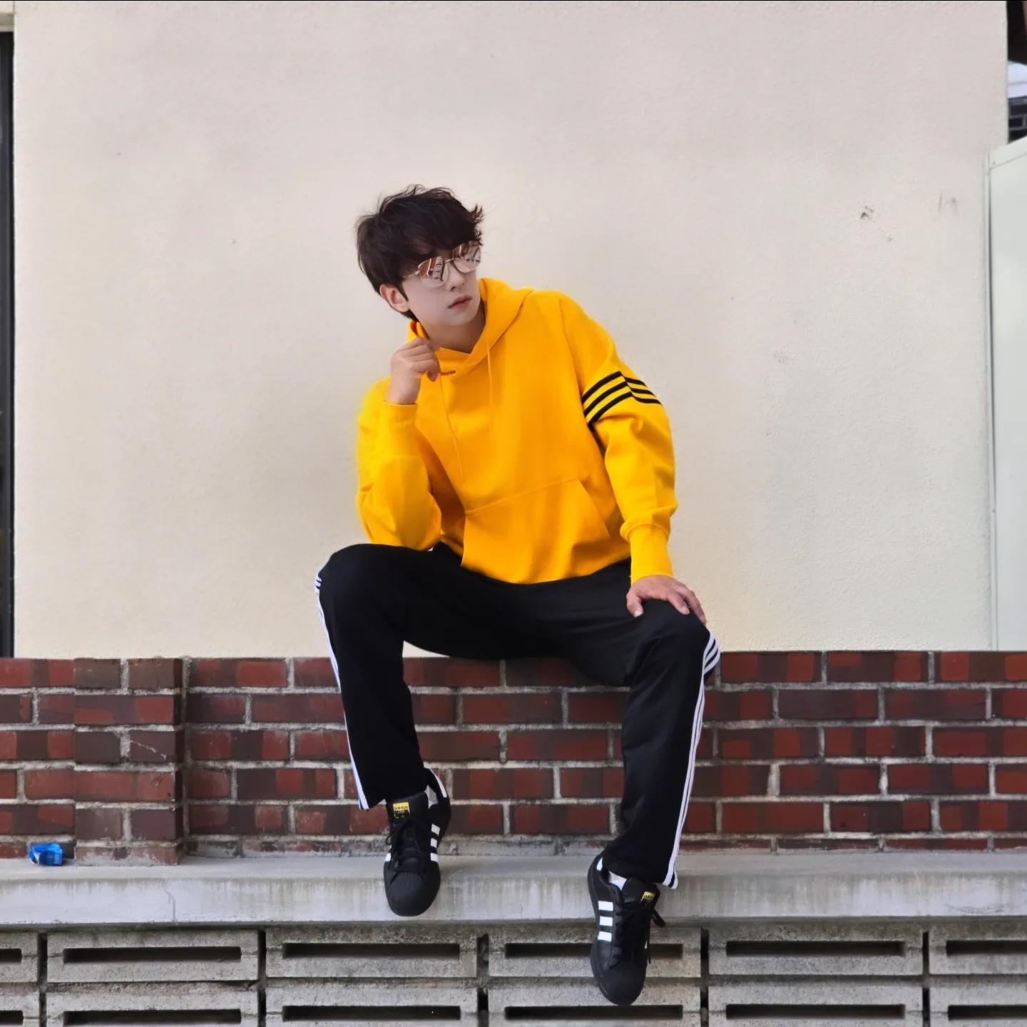 Adidas Firebird Track Pants Black - KR Sizing, Adidas Superstar Core Black White 착용 스타일 - 3