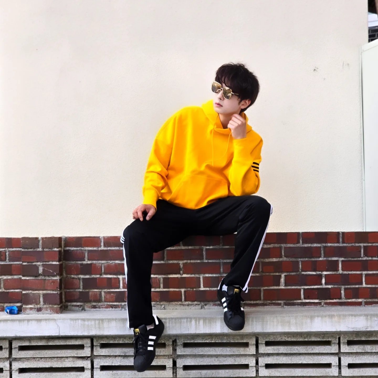 Adidas Firebird Track Pants Black - KR Sizing, Adidas Superstar Core Black White 착용 스타일 - 4