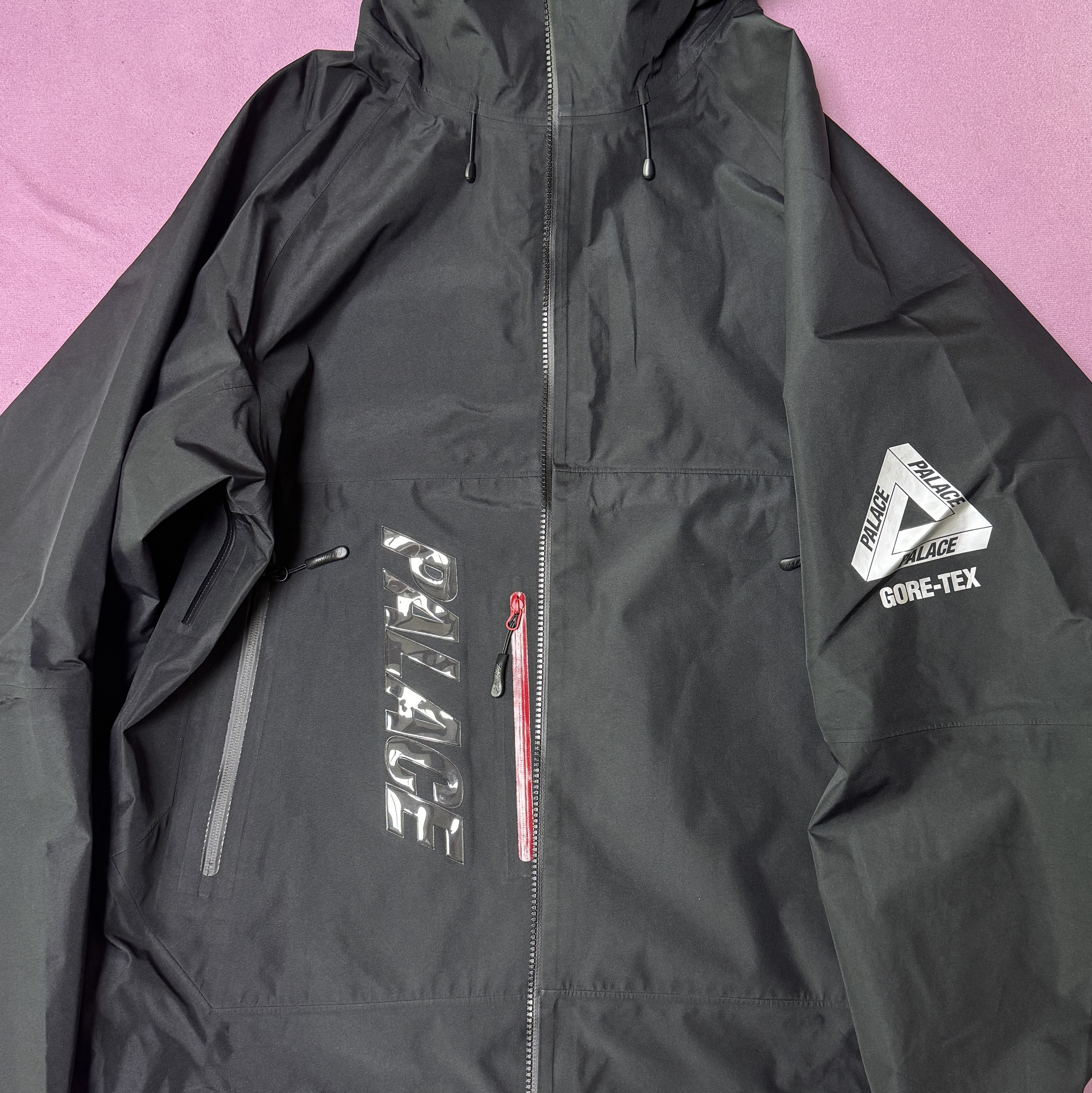 Palace Gore-Tex 3L Jacket Black - 24SS 착용 스타일 - 1