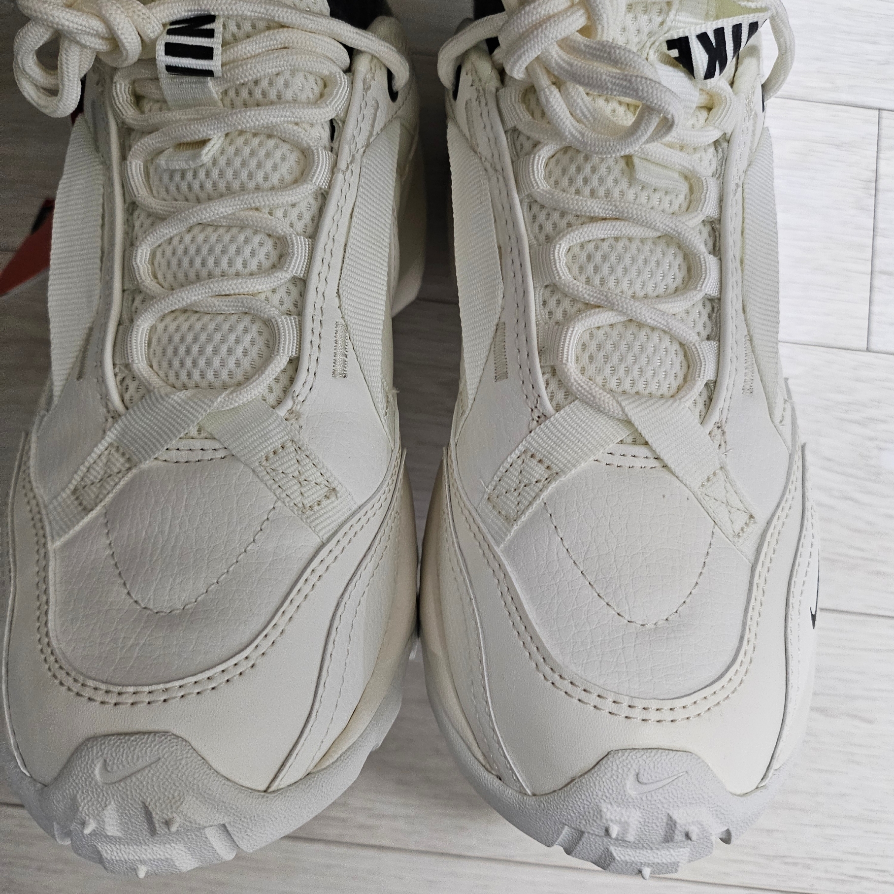 (W) Nike TC 7900 Summit White 착용 스타일 - 1